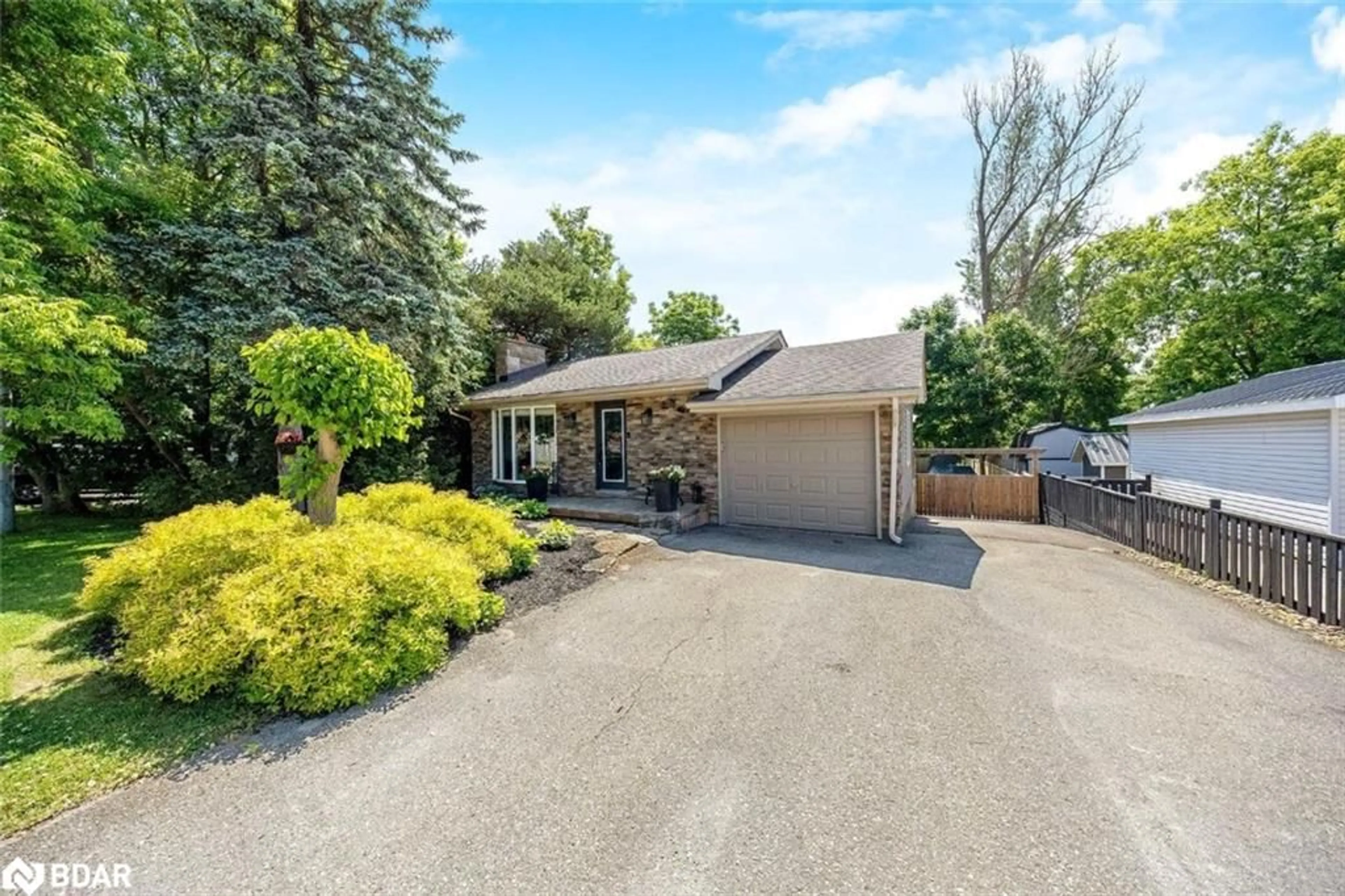 Unknown for 3 Lorne St, Wellington Ontario N0B 1T0