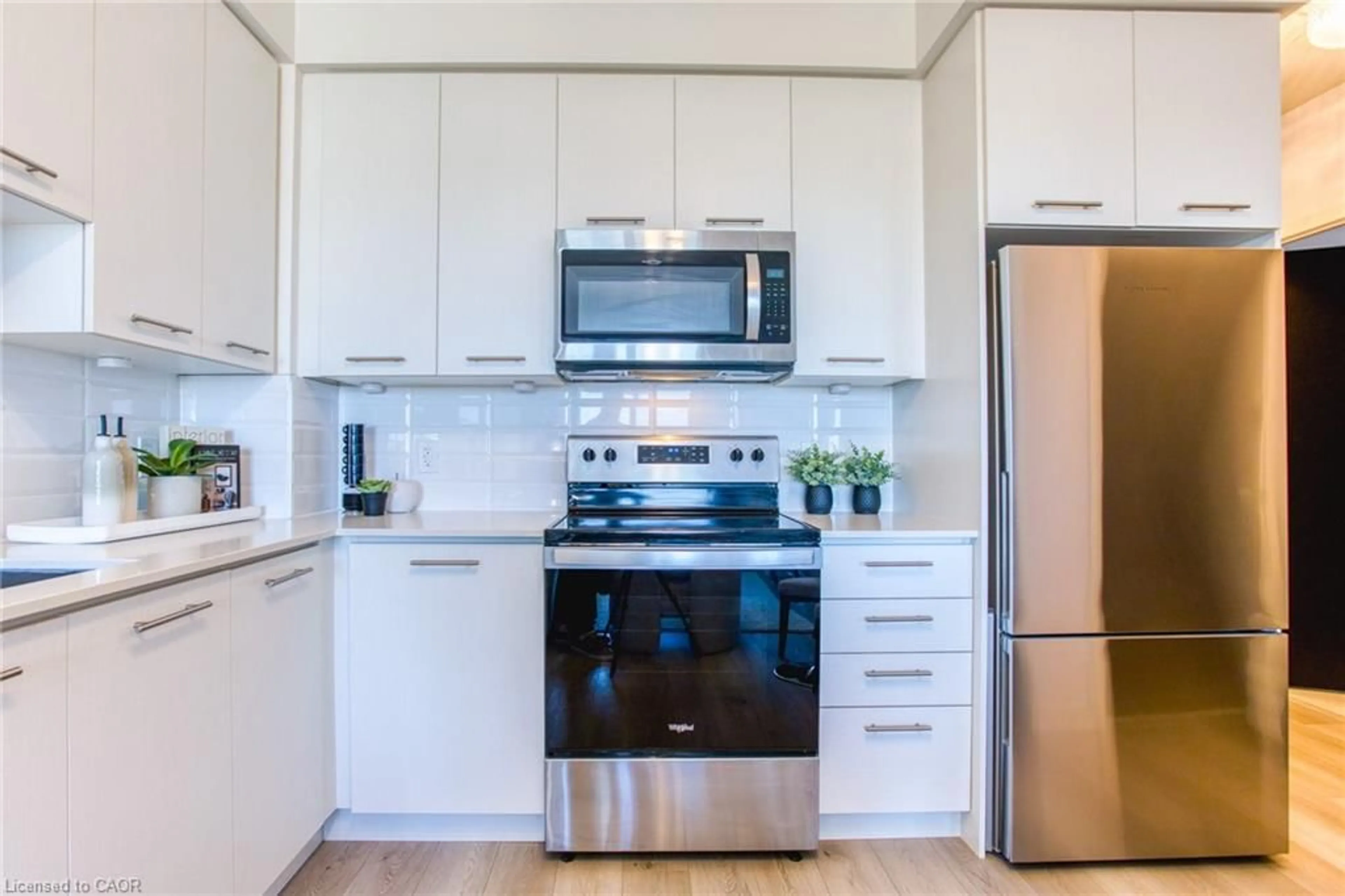 Standard kitchen, unknown for 385 Winston Rd #1204, Grimsby Ontario L3M 0J3