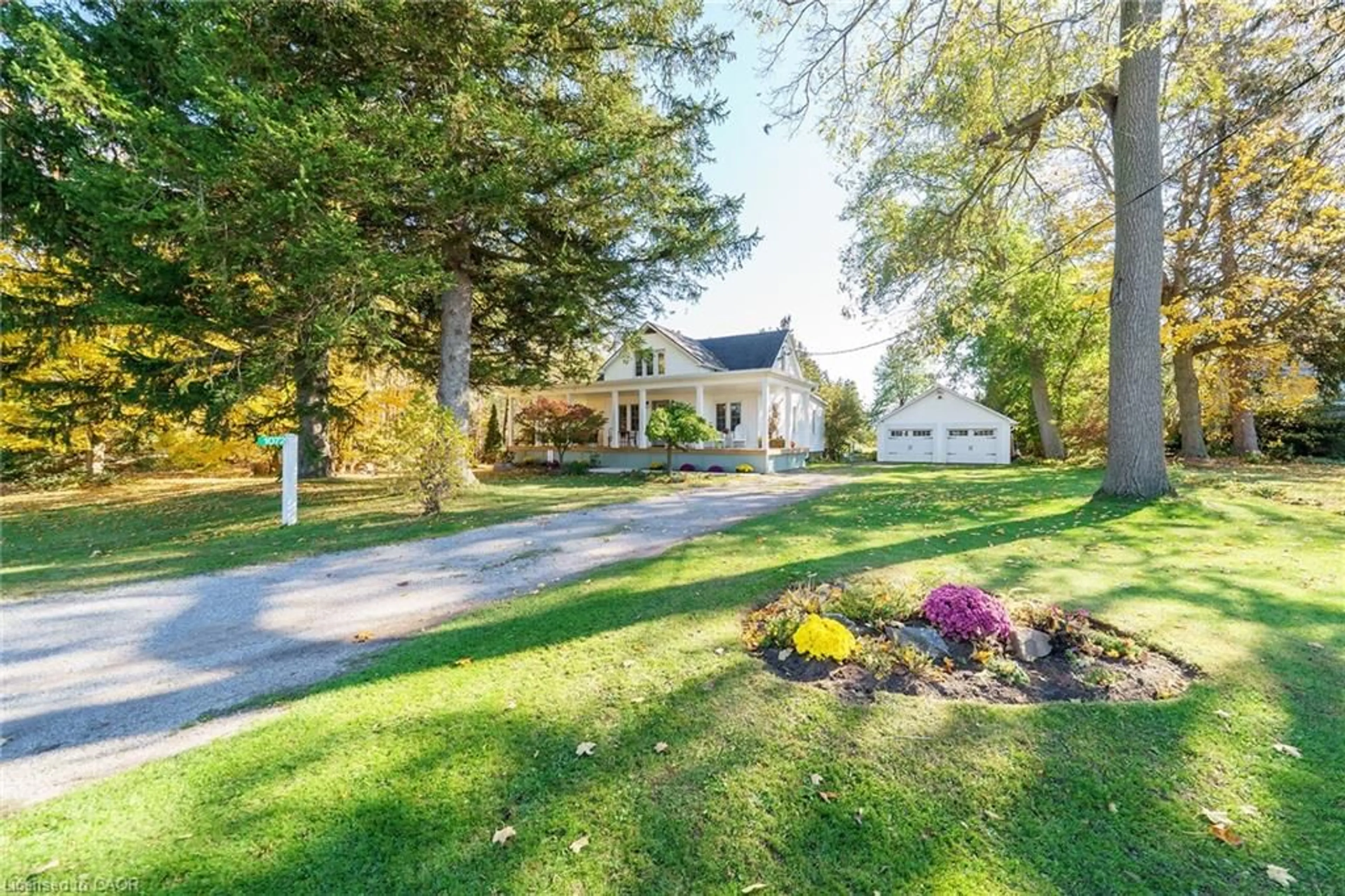 A pic from outside/outdoor area/front of a property/back of a property/a pic from drone, street for 1072 Concession 13 Townsend, Simcoe Ontario N3Y 4K3