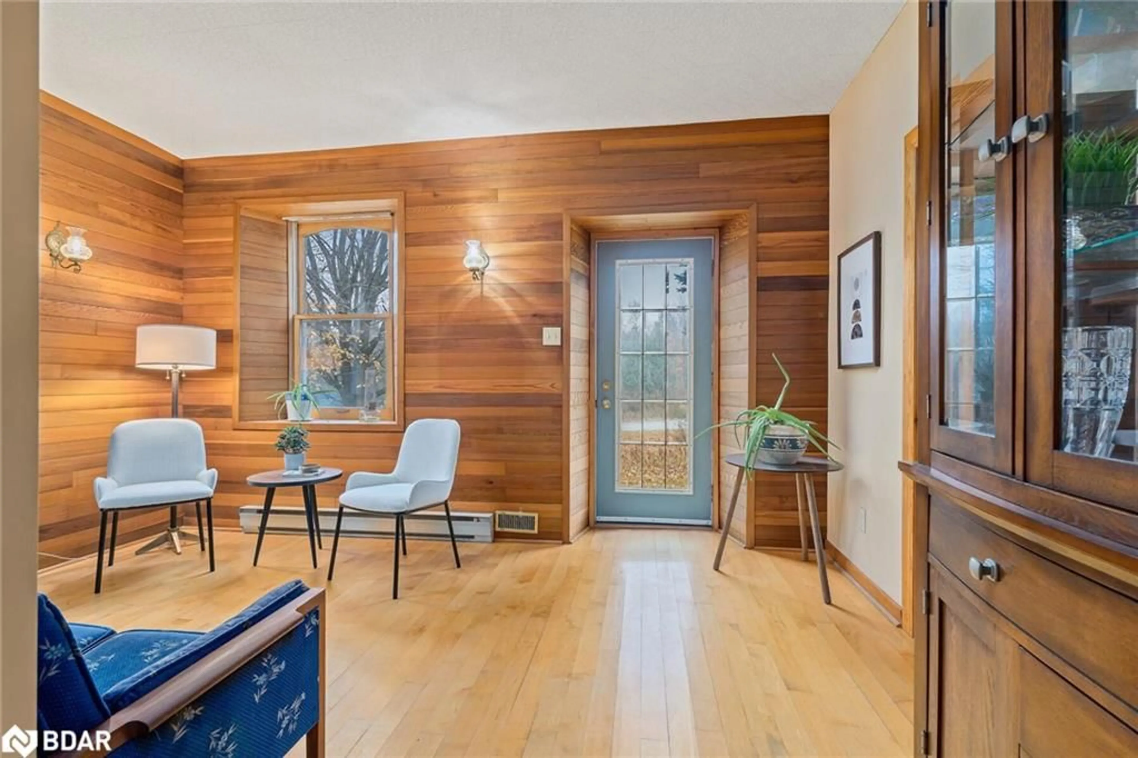 Indoor entryway for 9328 Wellington Rd #50, Erin Ontario N0B 1T0