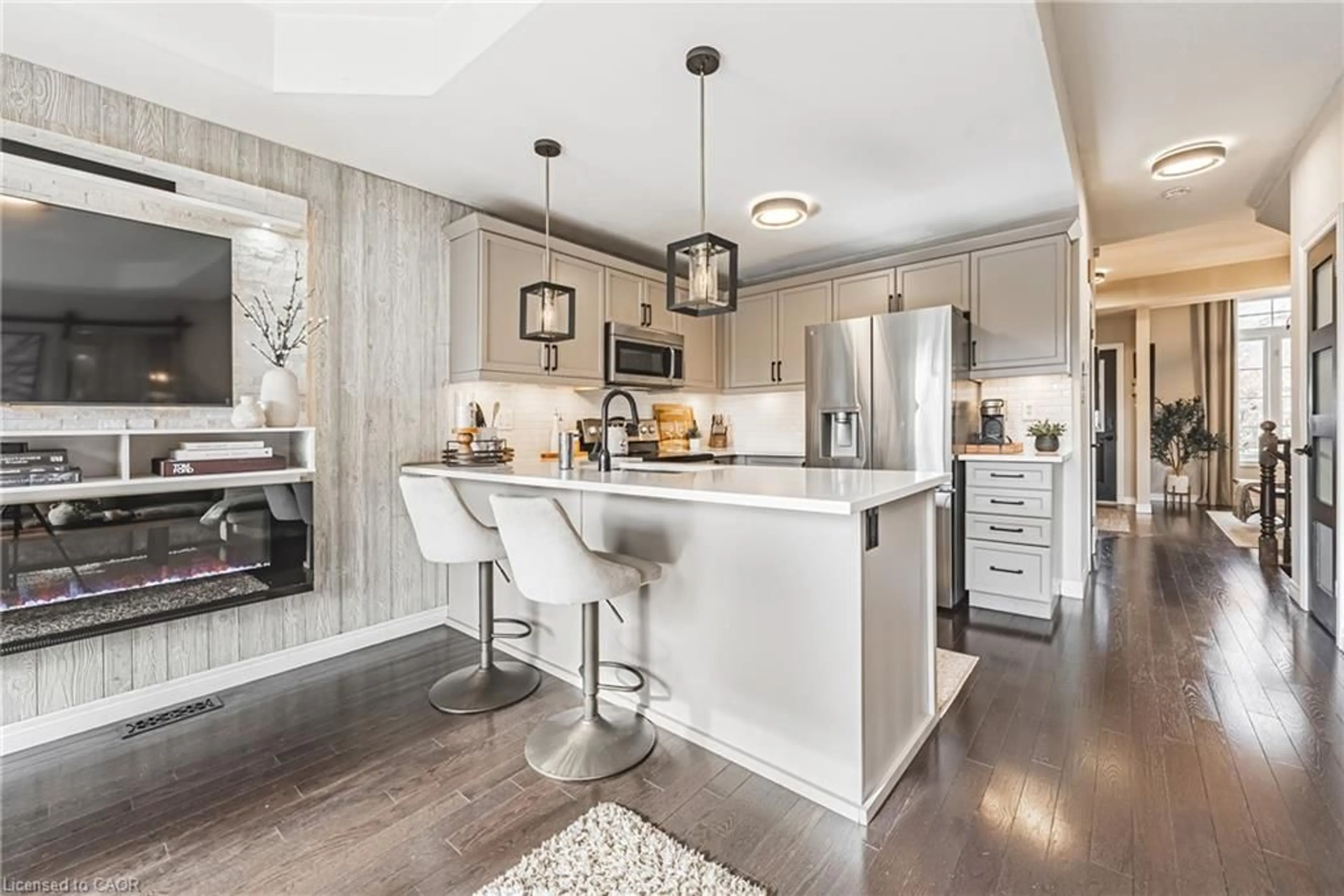 Open concept kitchen, wood/laminate floor for 6 Atessa Dr #30, Hamilton Ontario L9B 0C6