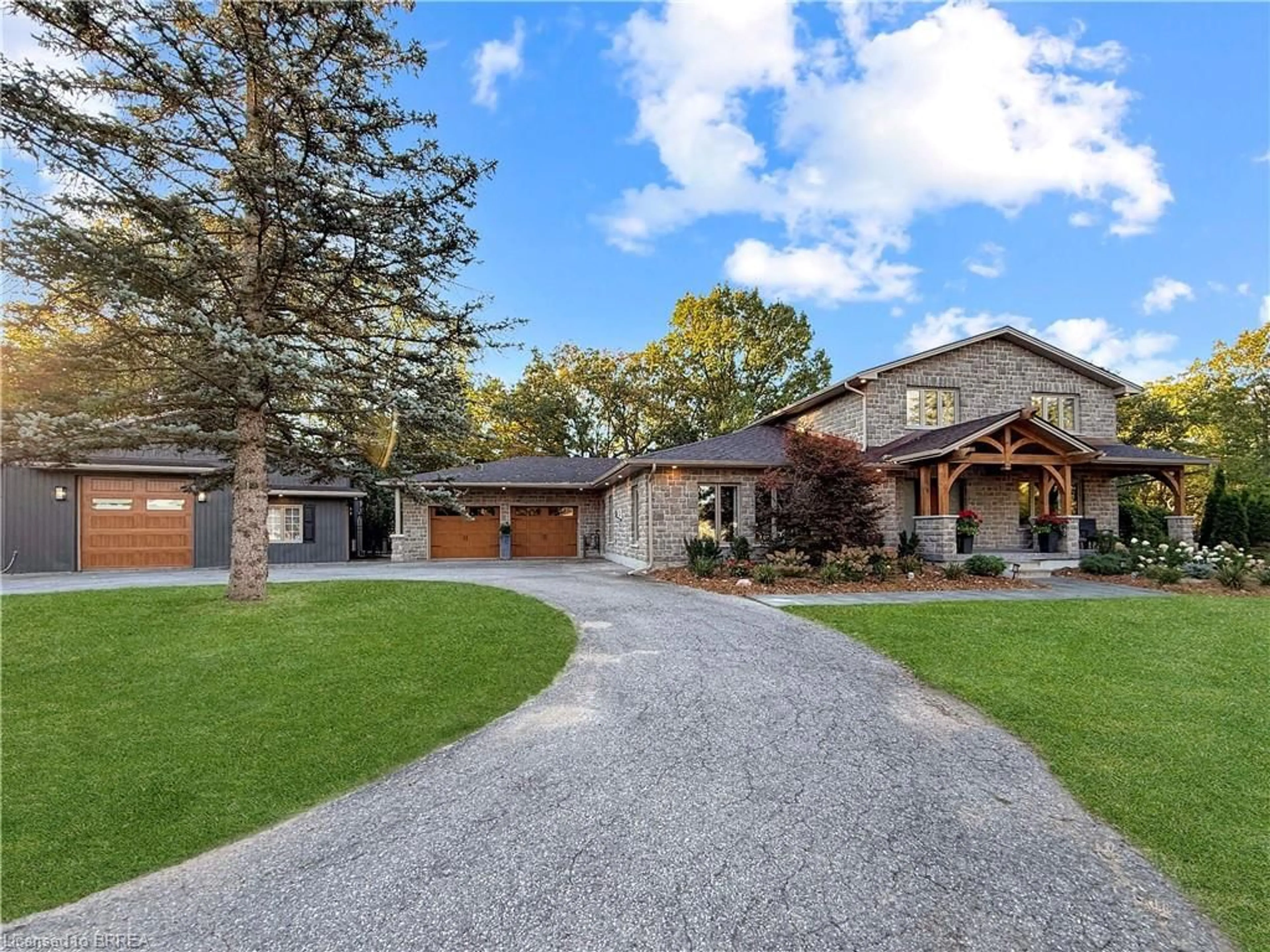 Home with brick exterior material, street for 360 Robinson Rd, Brantford Ontario N3T 5L7