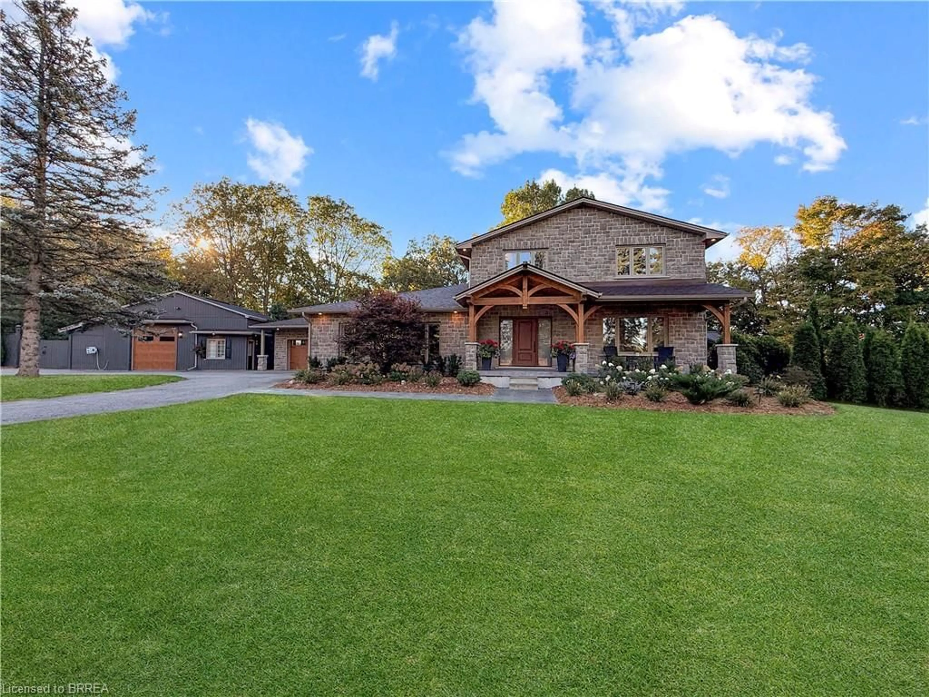 Home with brick exterior material, street for 360 Robinson Rd, Brantford Ontario N3T 5L7