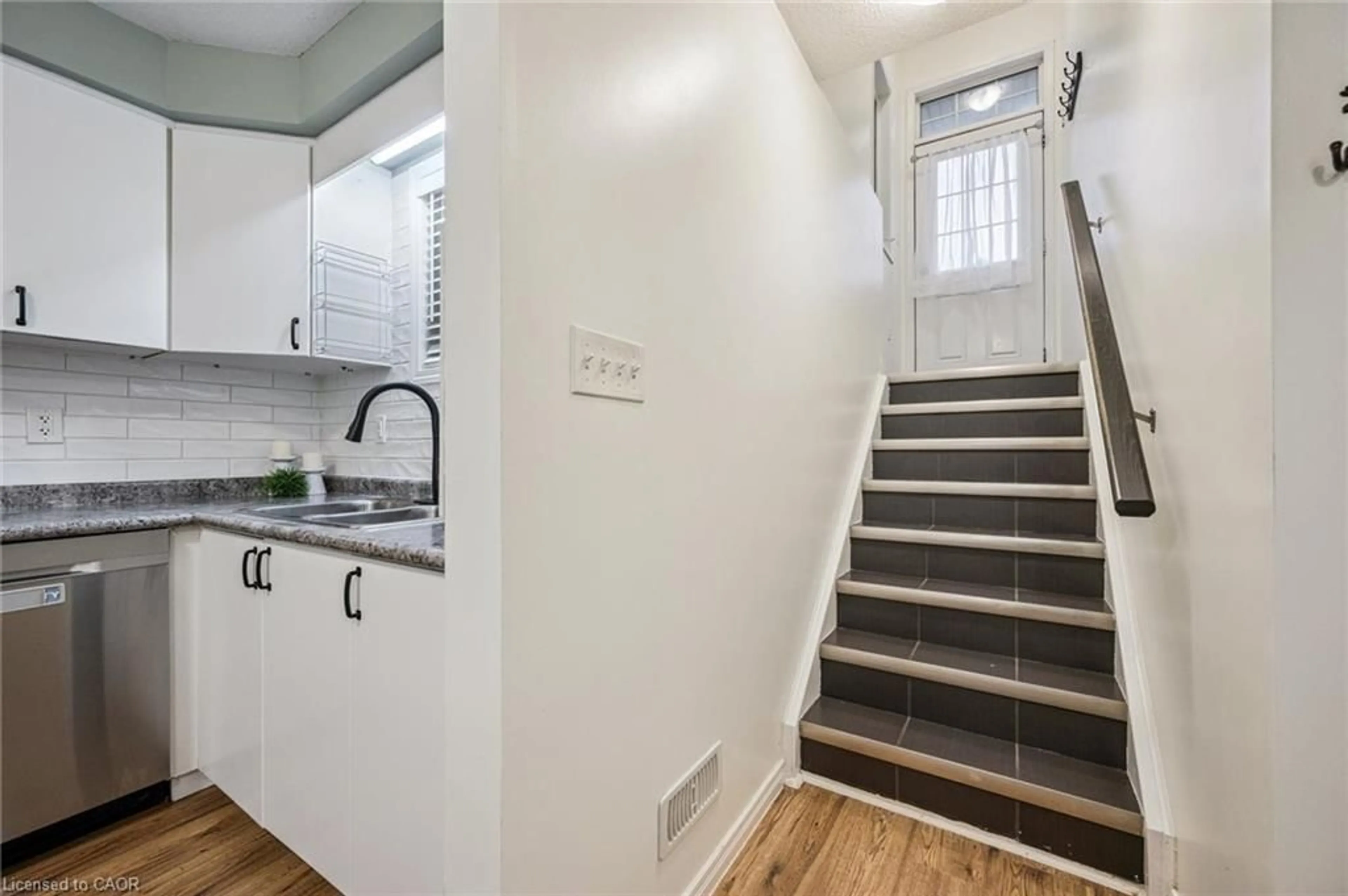 Stairs for 931 Glasgow St #13D, Waterloo Ontario N2N 0B6