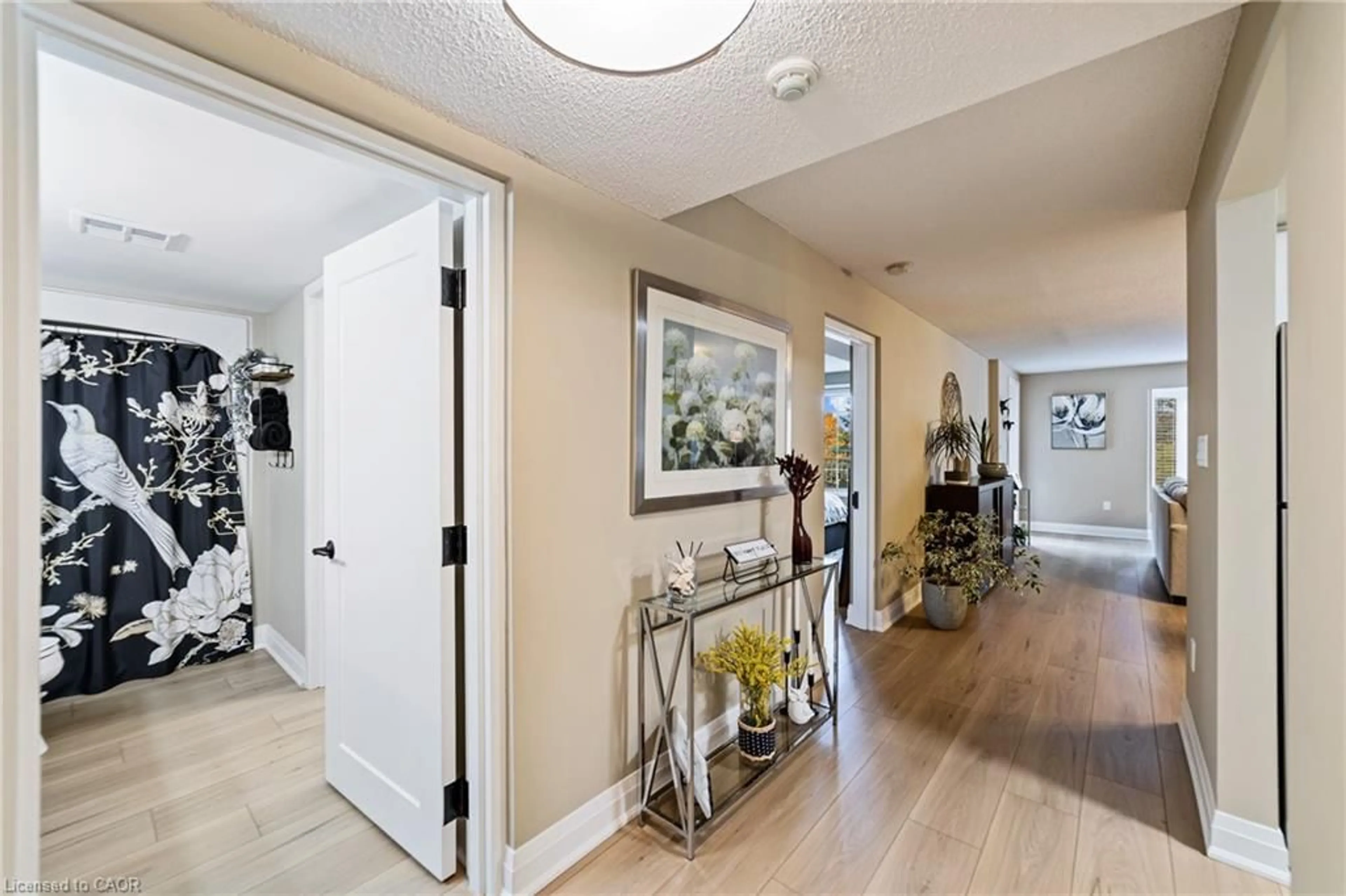 Indoor entryway for 216 Plains Rd #B403, Burlington Ontario L7T 4M3