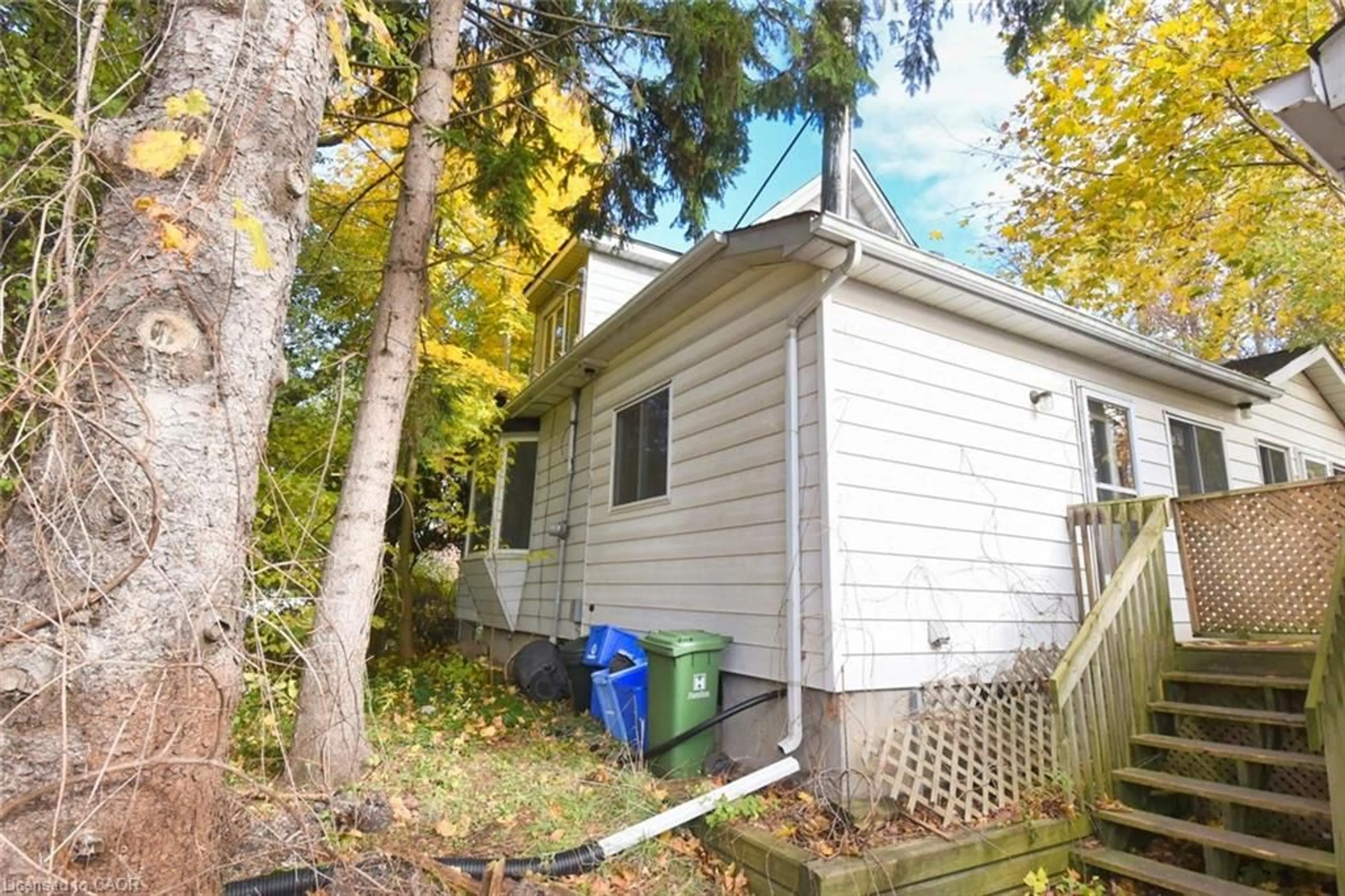 Shed for 658 Old Dundas Rd, Ancaster Ontario L9G 3J5