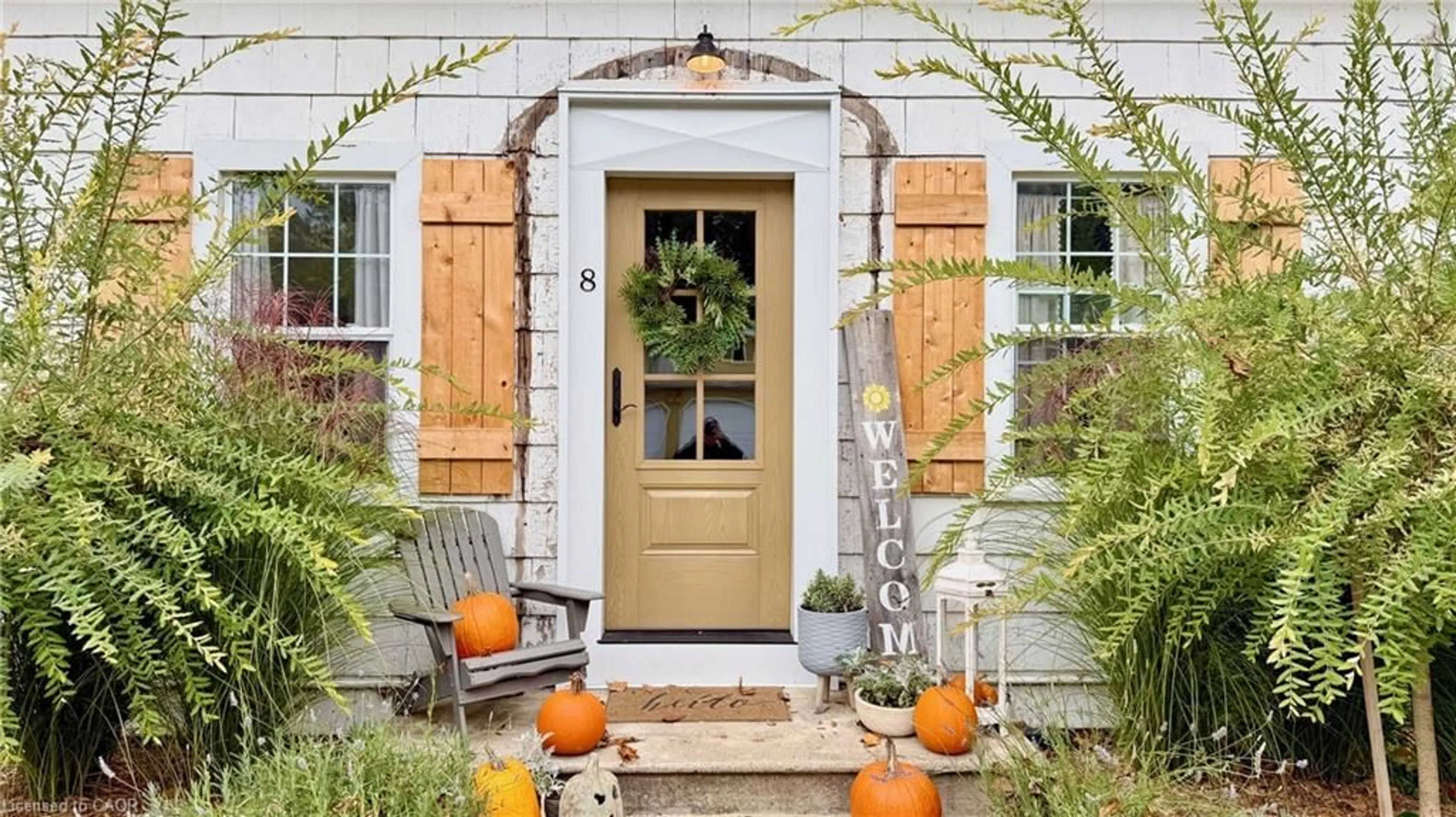 Indoor entryway for 8 Mcnab St, Port Dover Ontario N0A 1N0