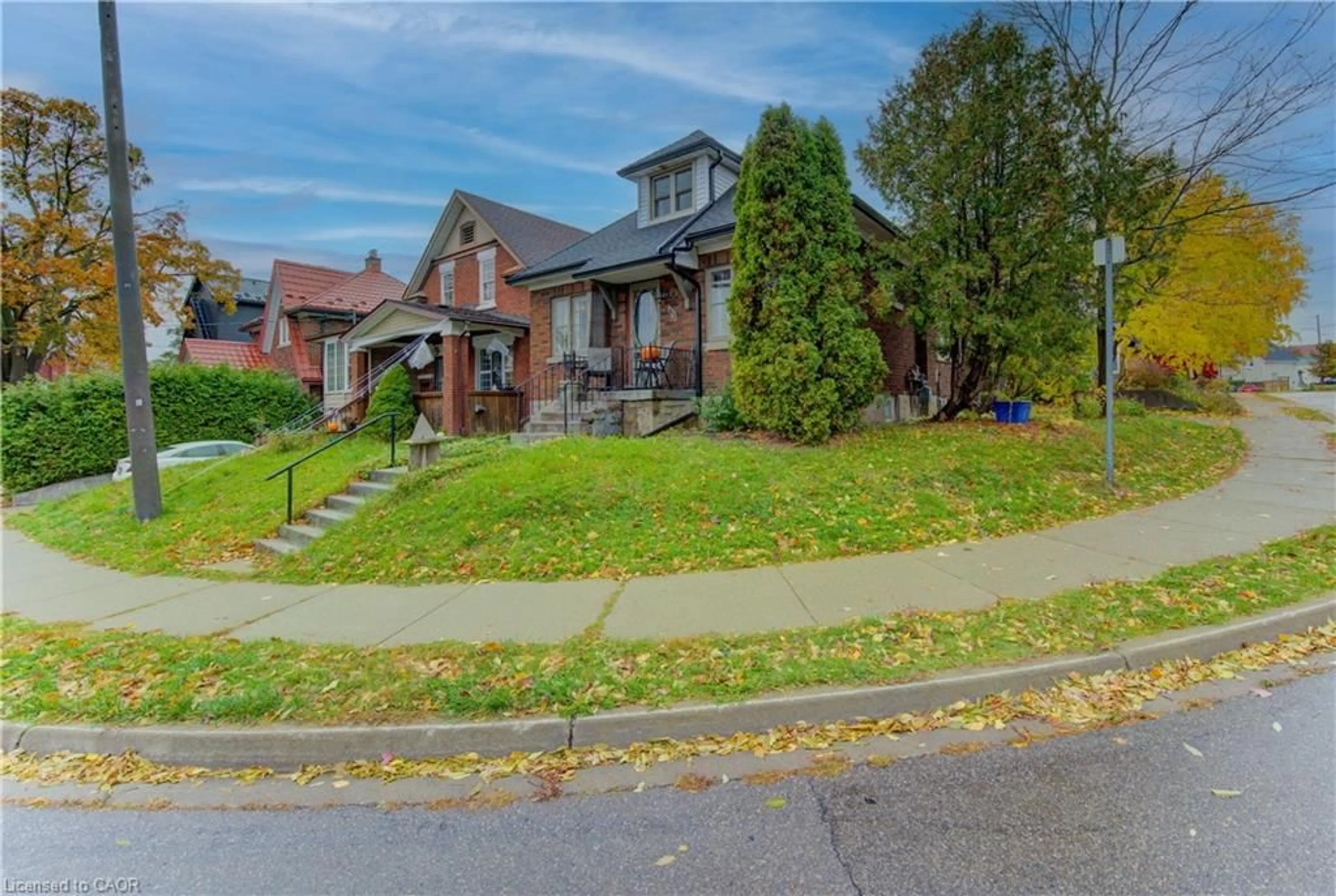 Unknown for 61 Gruhn St, Kitchener Ontario N2G 1S5