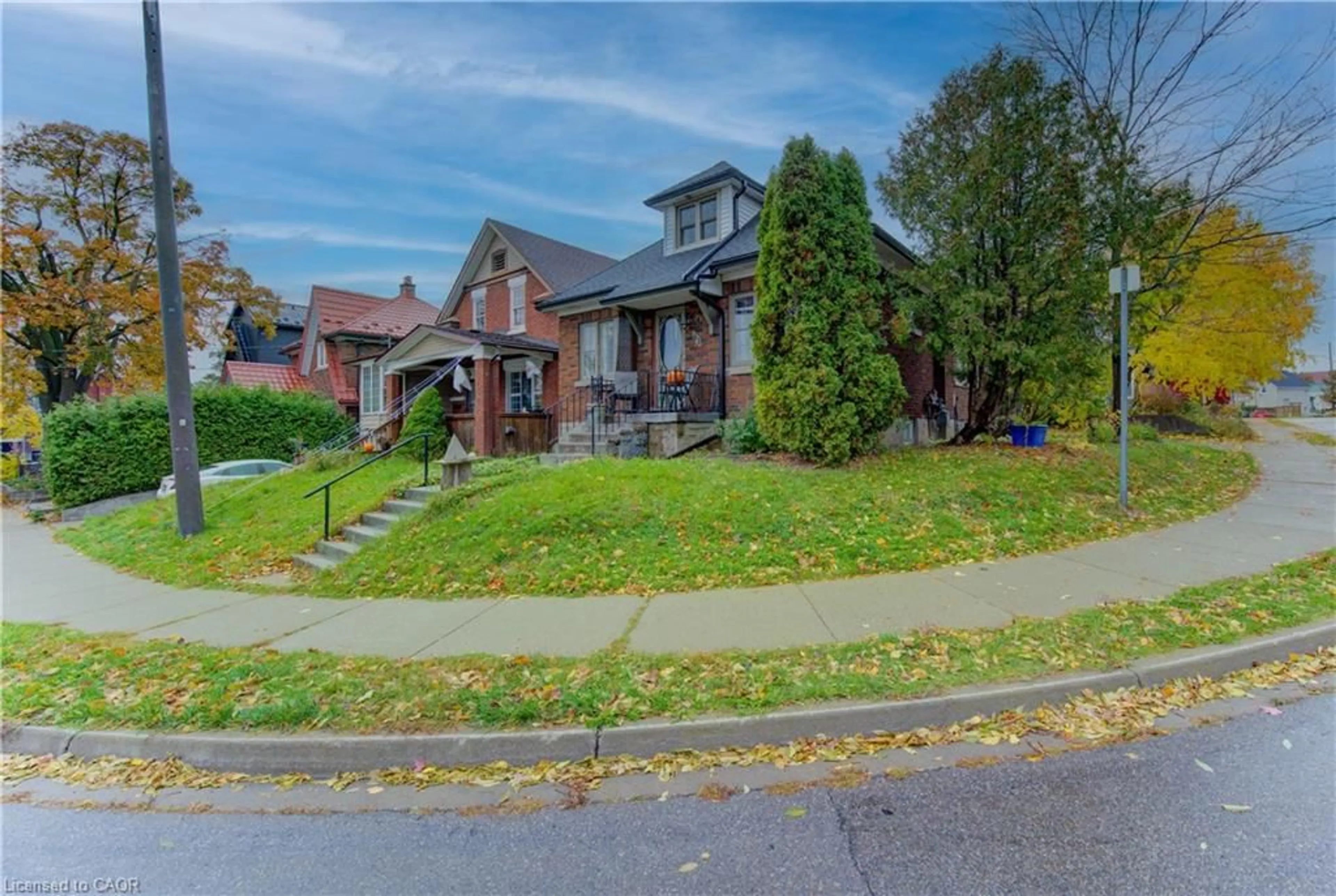 A pic from outside/outdoor area/front of a property/back of a property/a pic from drone, street for 61 Gruhn St, Kitchener Ontario N2G 1S5