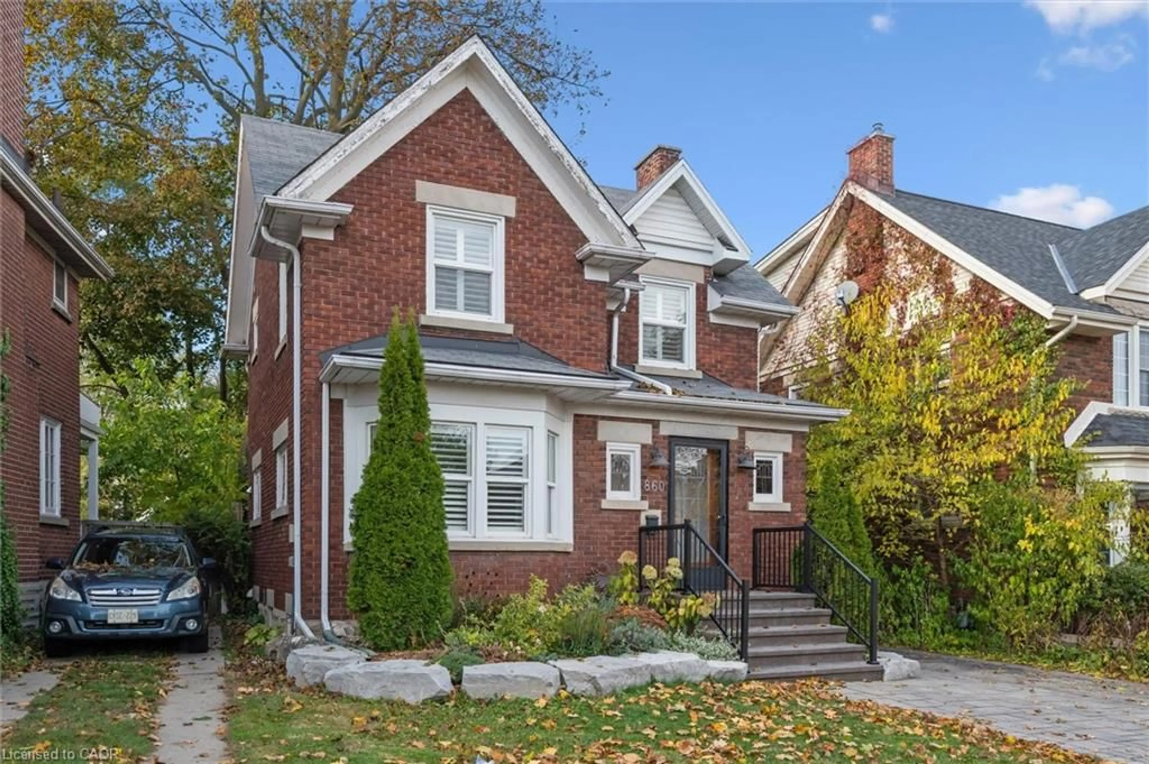 Home with brick exterior material, street for 860 Queens Blvd, Kitchener Ontario N2M 1A7