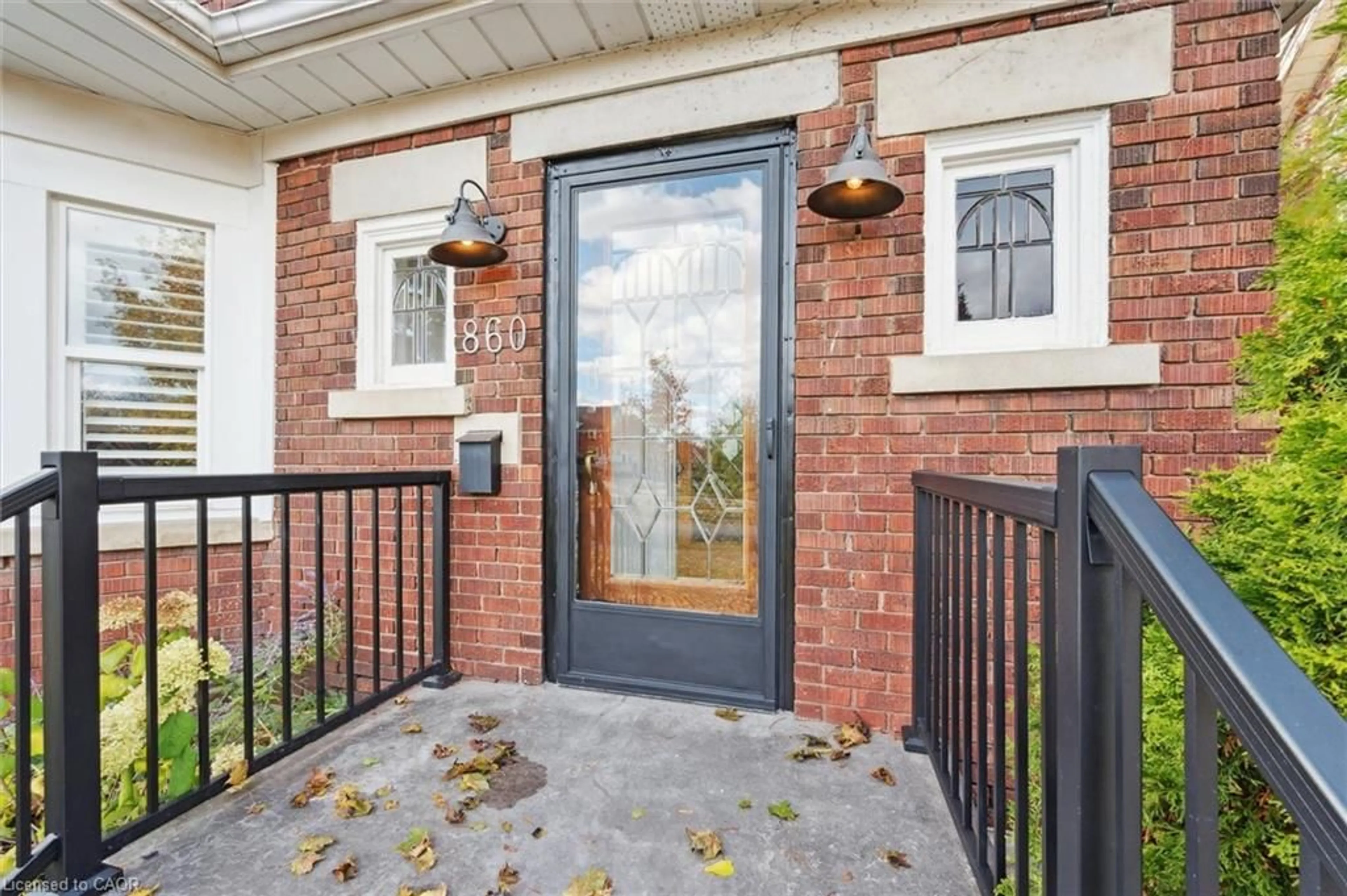 Unknown for 860 Queens Blvd, Kitchener Ontario N2M 1A7