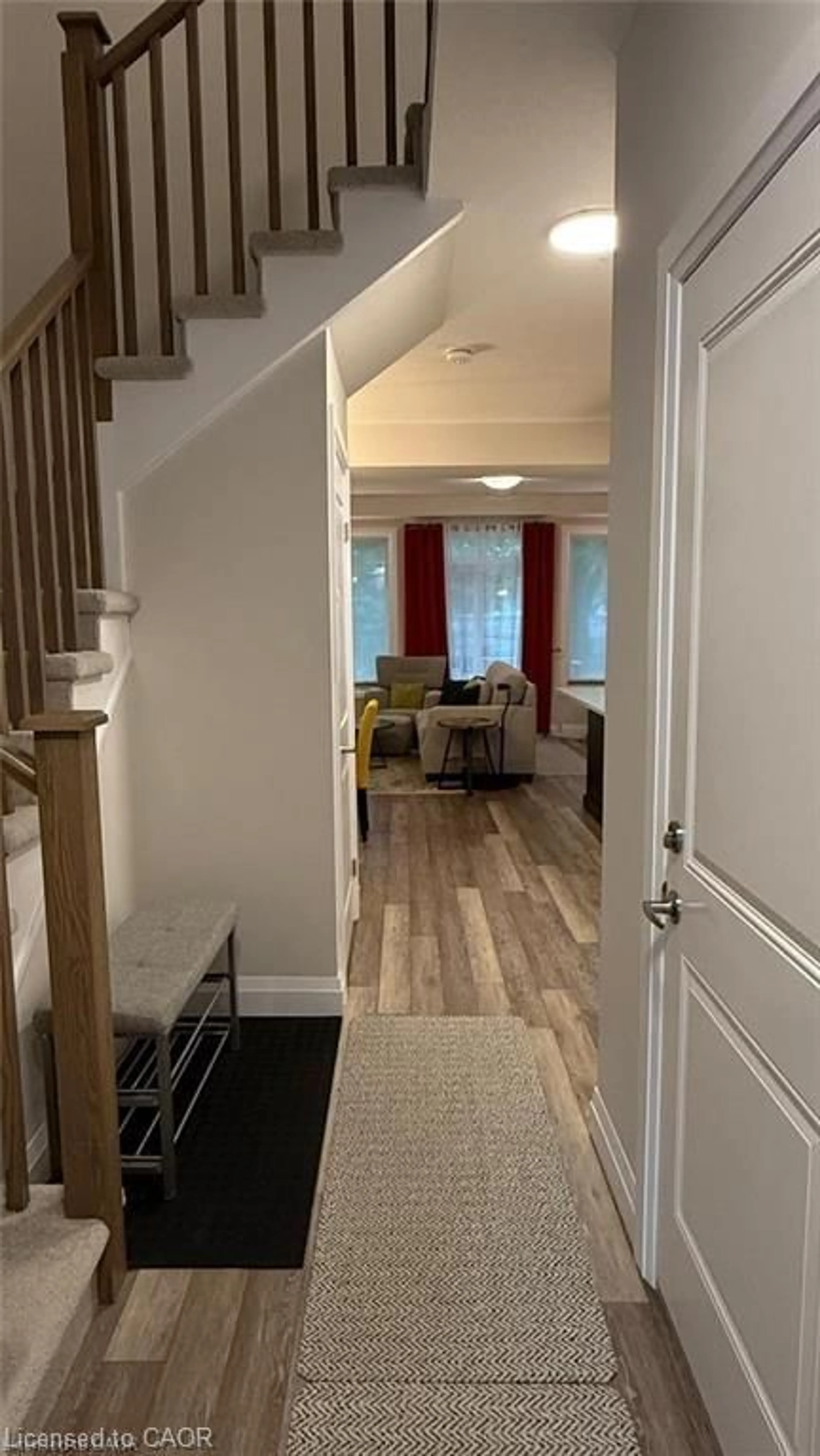 Indoor entryway for 143 Elgin St #24, Cambridge Ontario N1R 0E1