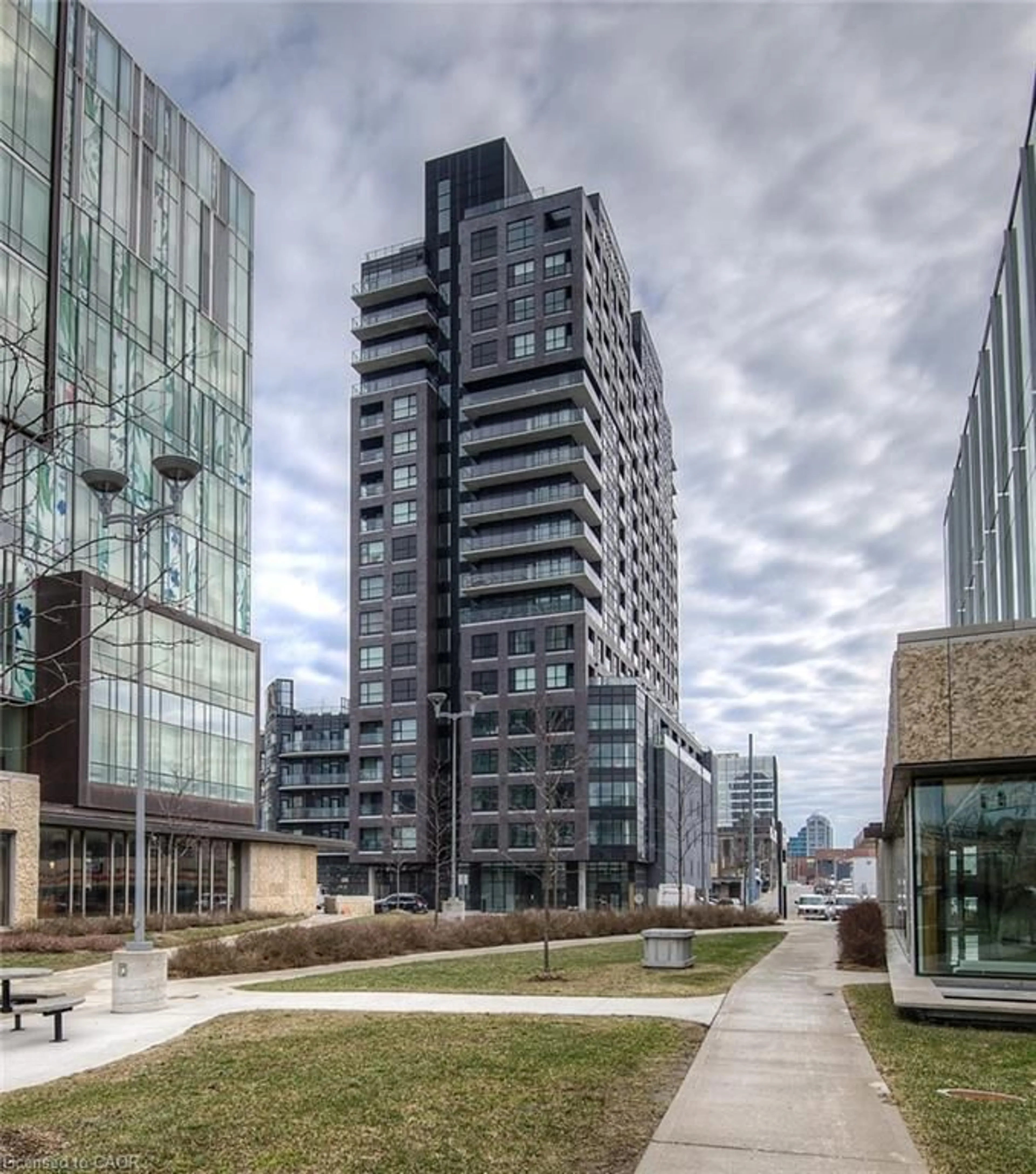 Blurry image for 1 Victoria St #1310, Kitchener Ontario N2G 0B5