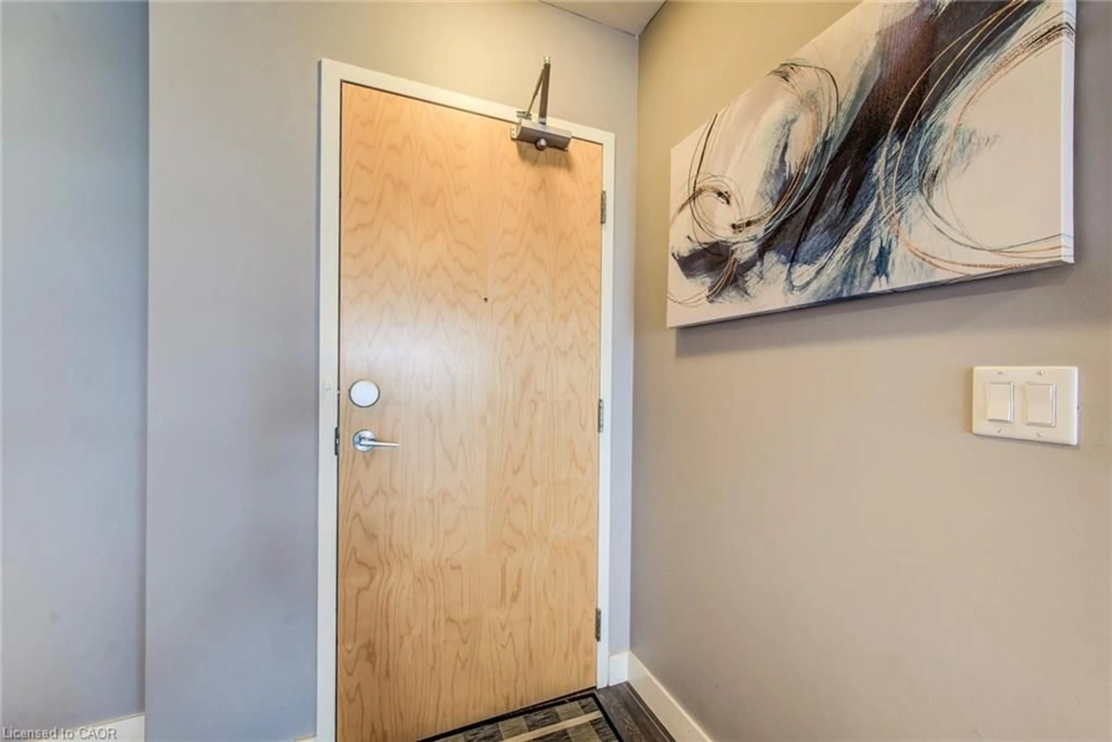 Indoor entryway for 1 Victoria St #1310, Kitchener Ontario N2G 0B5