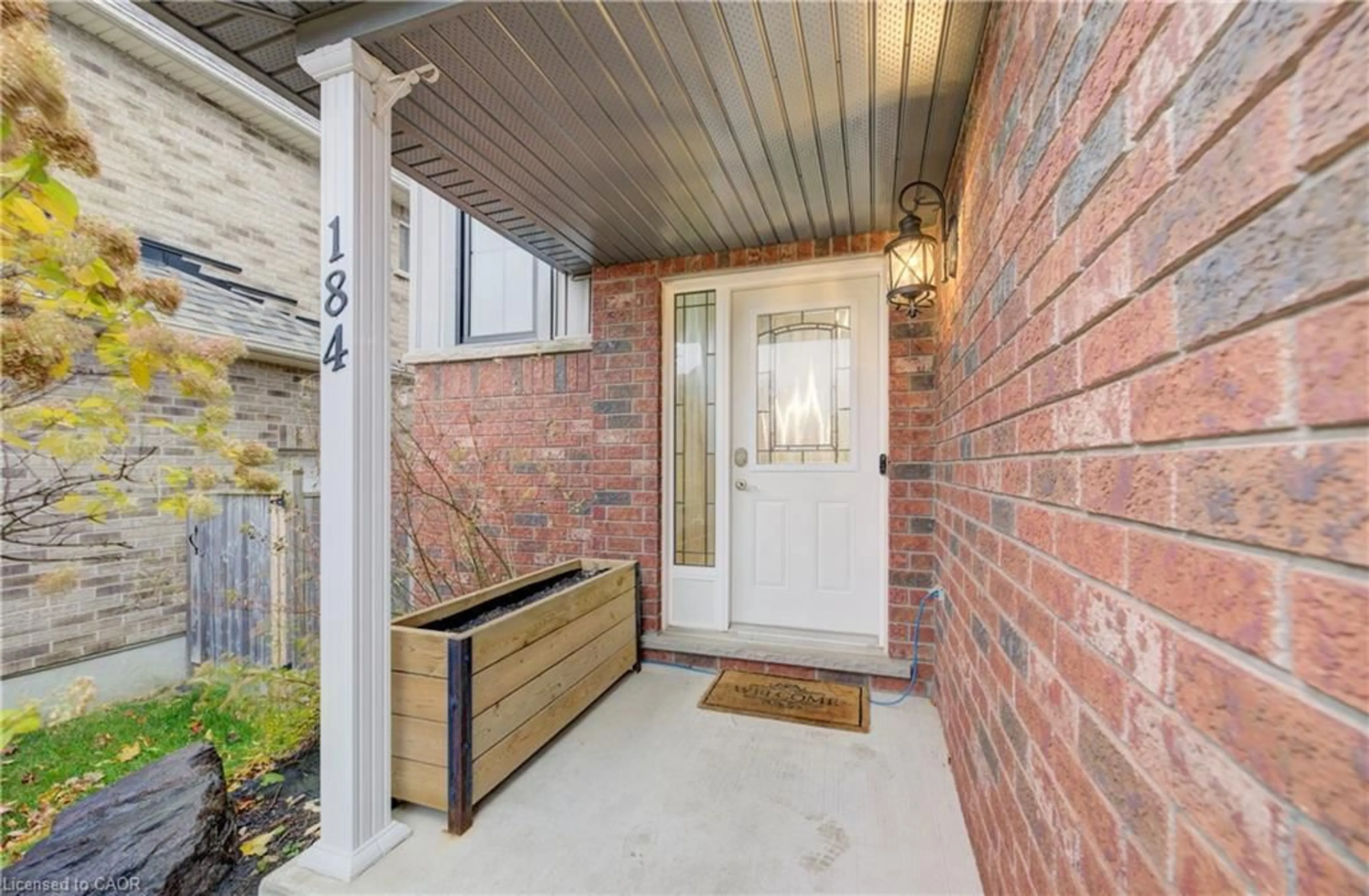 Indoor entryway for 184 Hilltop Dr, Ayr Ontario N0B 1E0