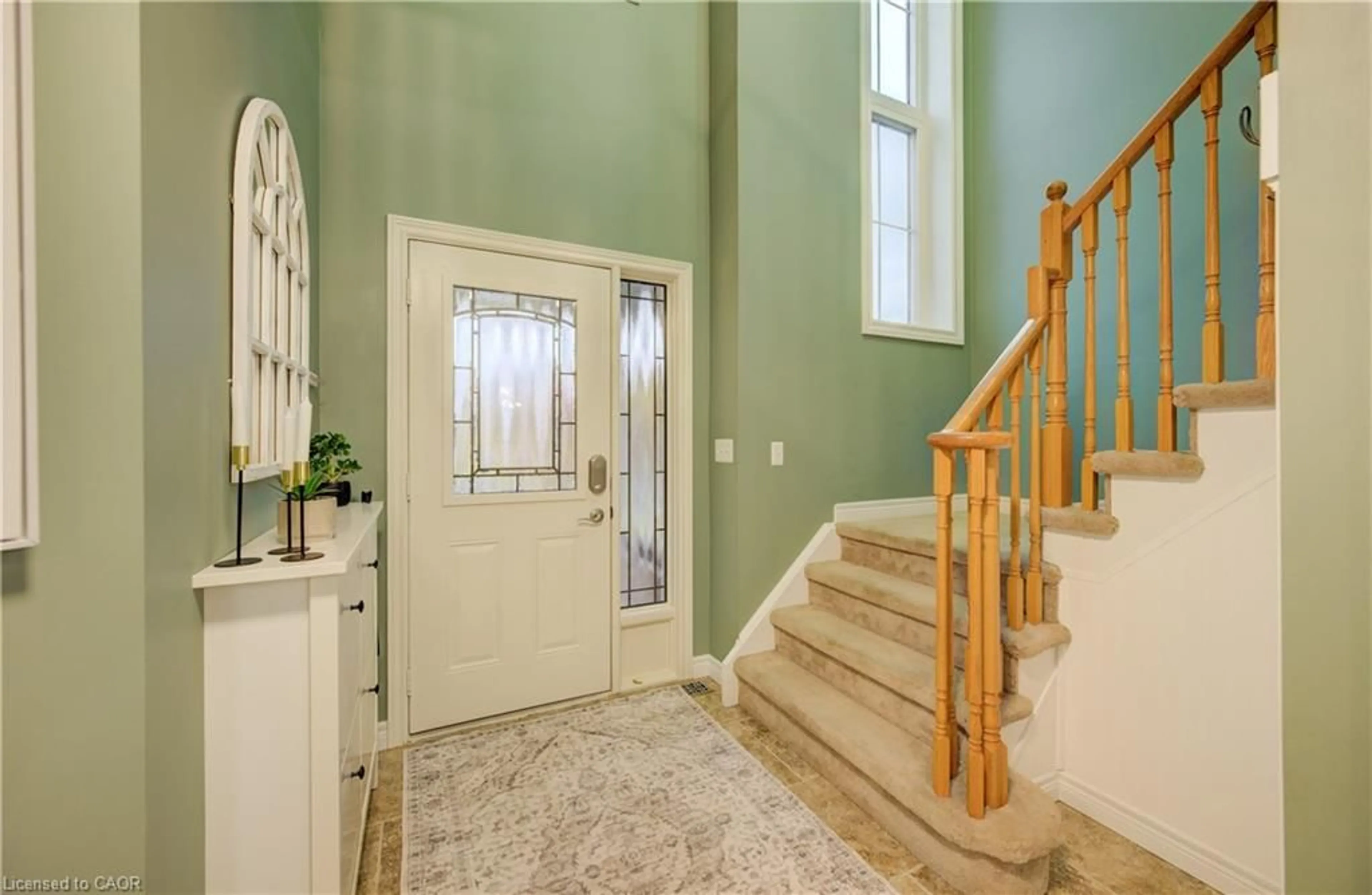 Indoor entryway for 184 Hilltop Dr, Ayr Ontario N0B 1E0