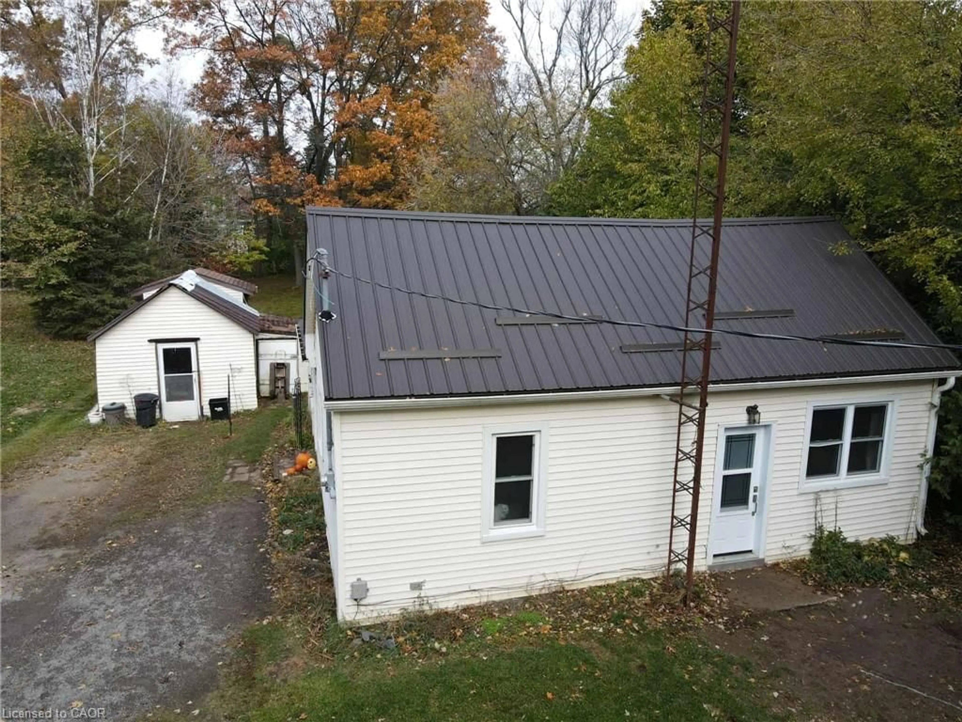 A pic from outside/outdoor area/front of a property/back of a property/a pic from drone, building for 1441 Charlotteville Road 10, Simcoe Ontario N3Y 4J9