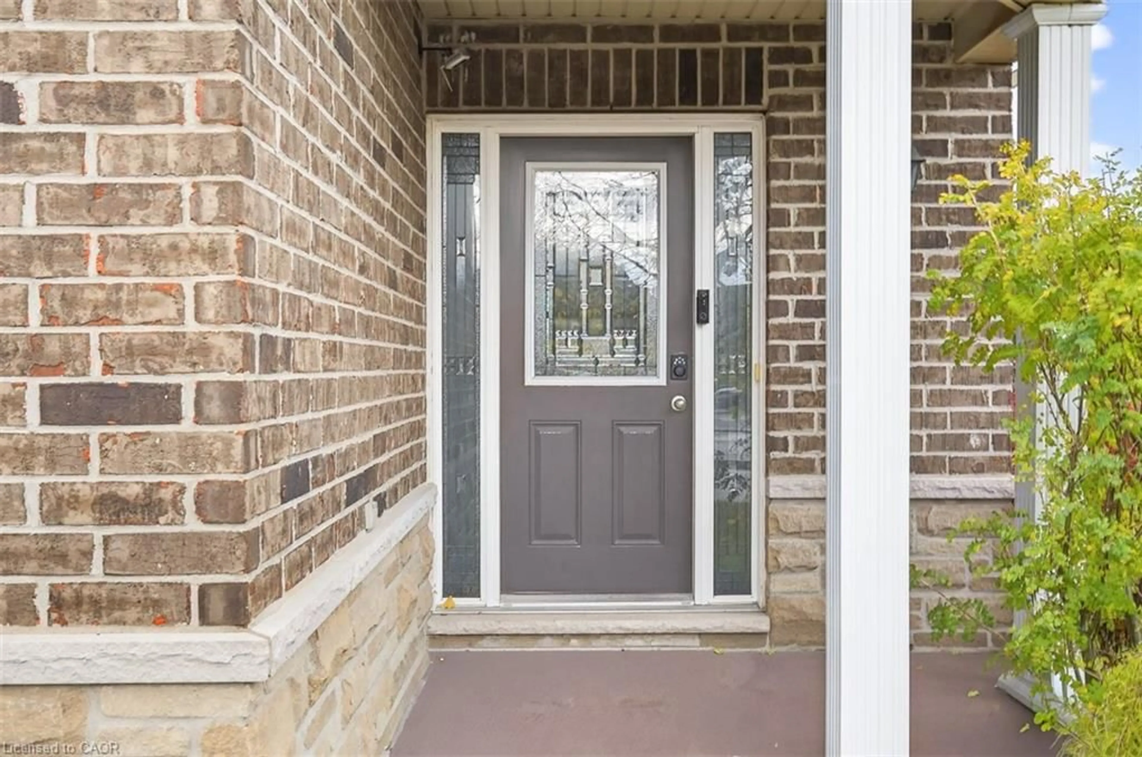 Indoor entryway for 6 Atessa Dr, Hamilton Ontario L9B 0C6
