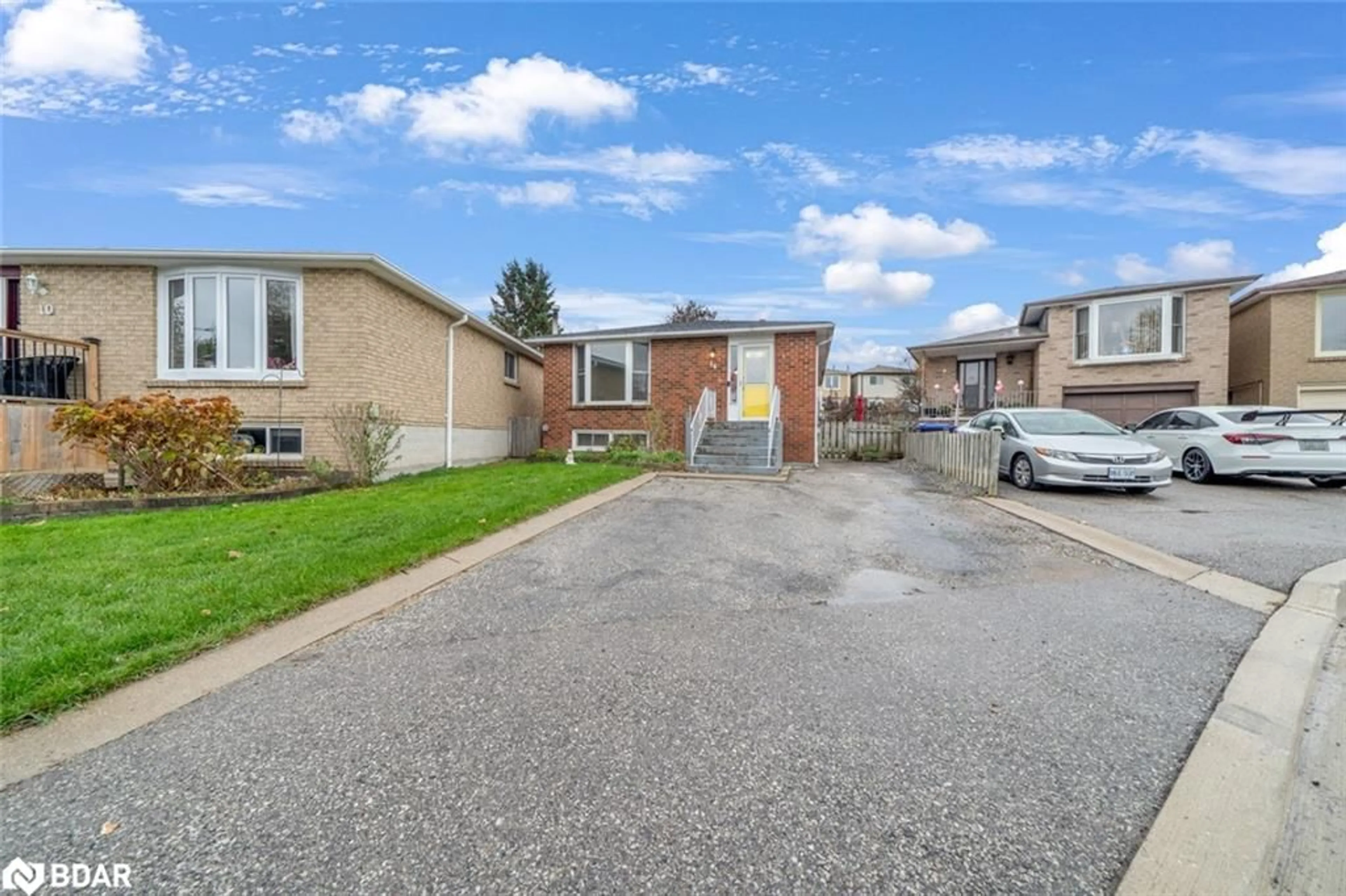 Unknown for 14 Maple Crt, Bradford Ontario L3Z 2C3