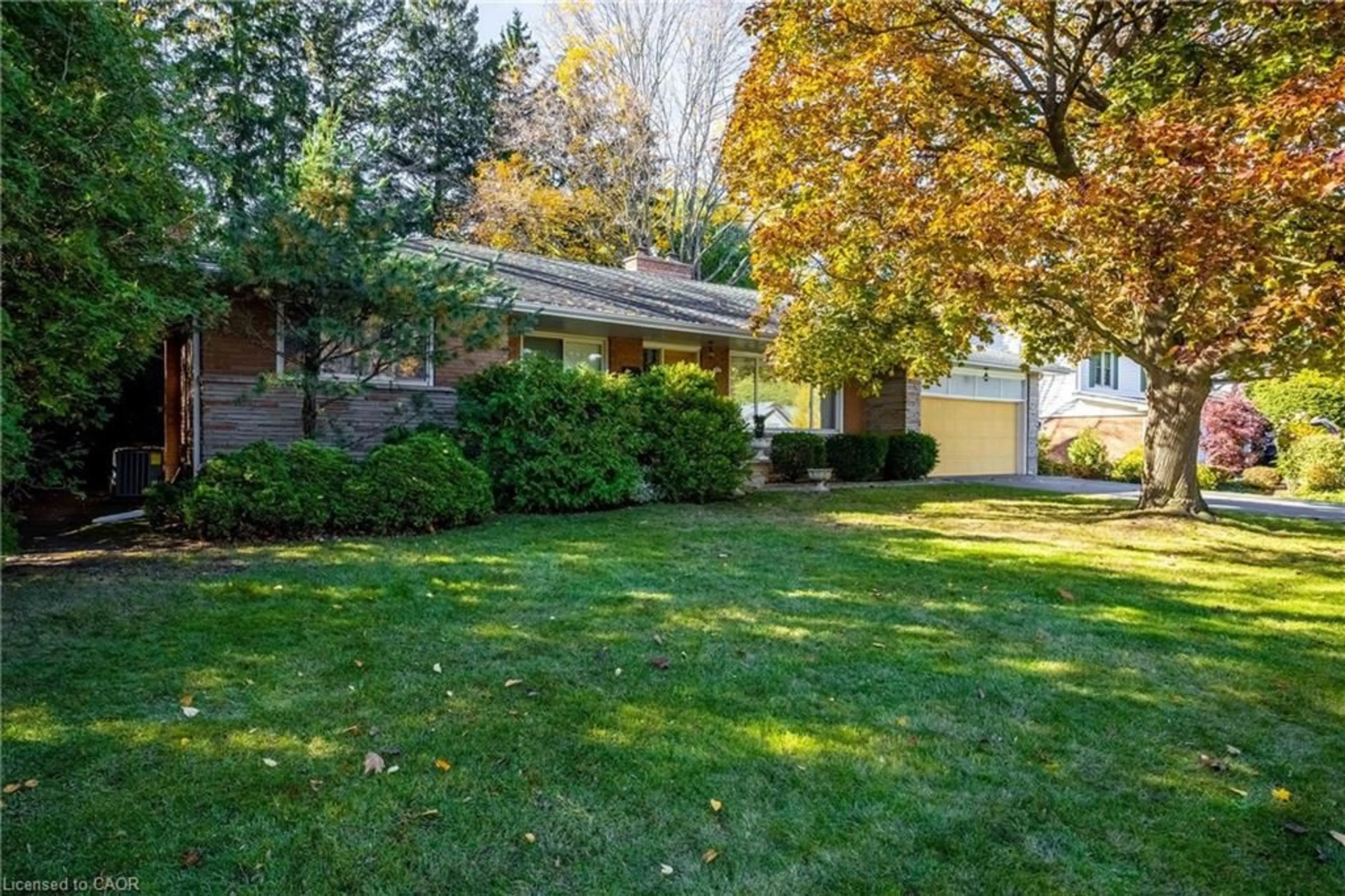 Patio, street for 144 Talbot Dr, Oakville Ontario L6L 4C5