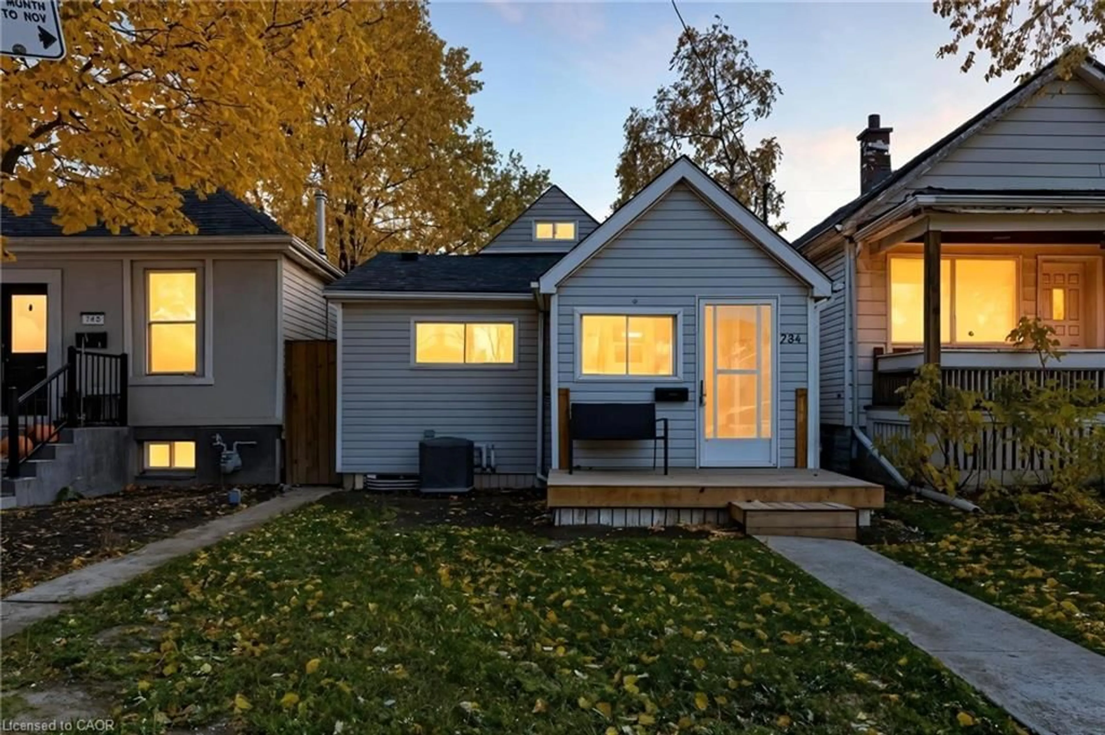 Home with vinyl exterior material, street for 284 Paling Ave, Hamilton Ontario L8H 5J9