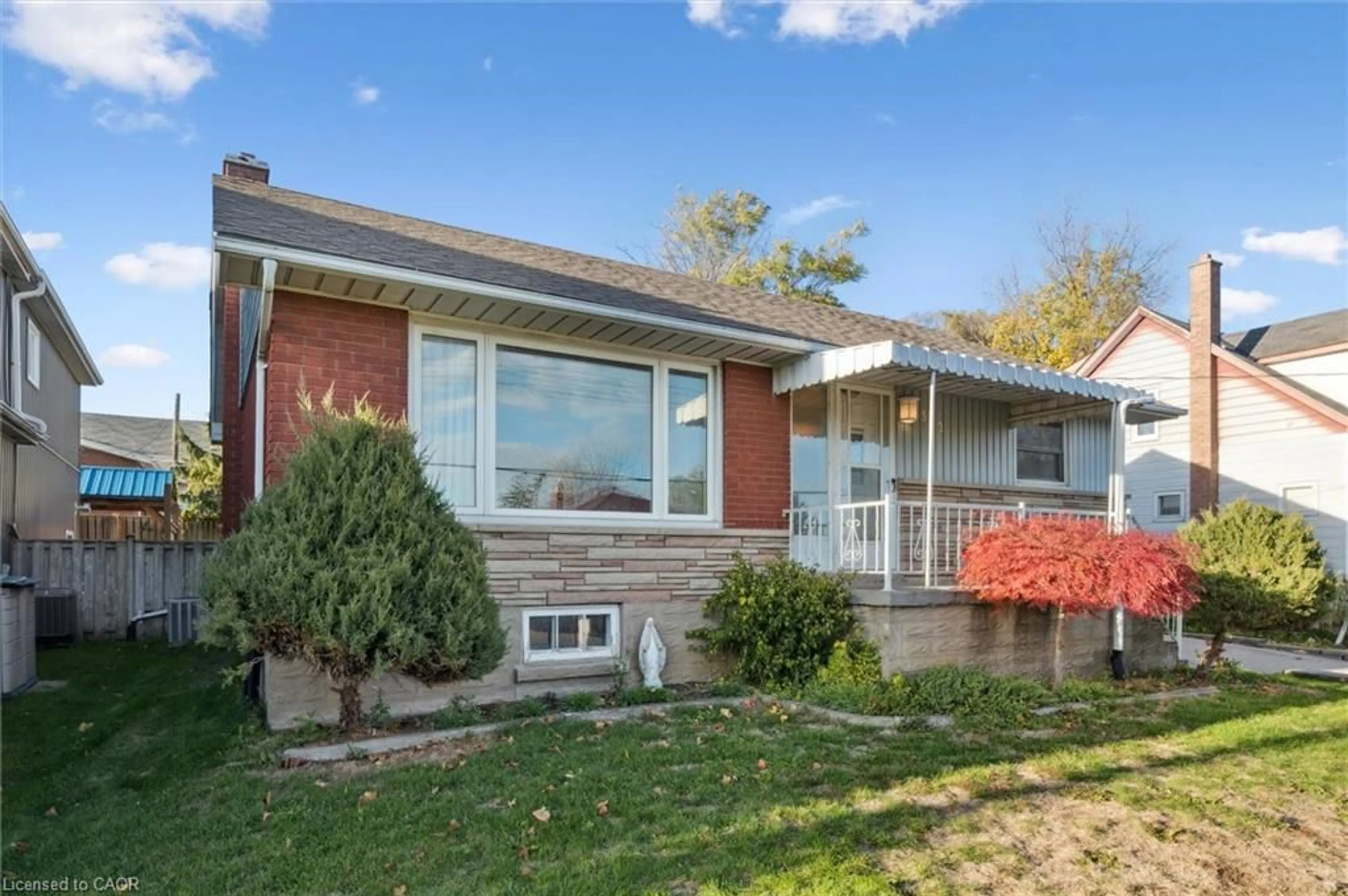 Home with brick exterior material, street for 532 Victoria St, Kitchener Ontario N2M 3A9