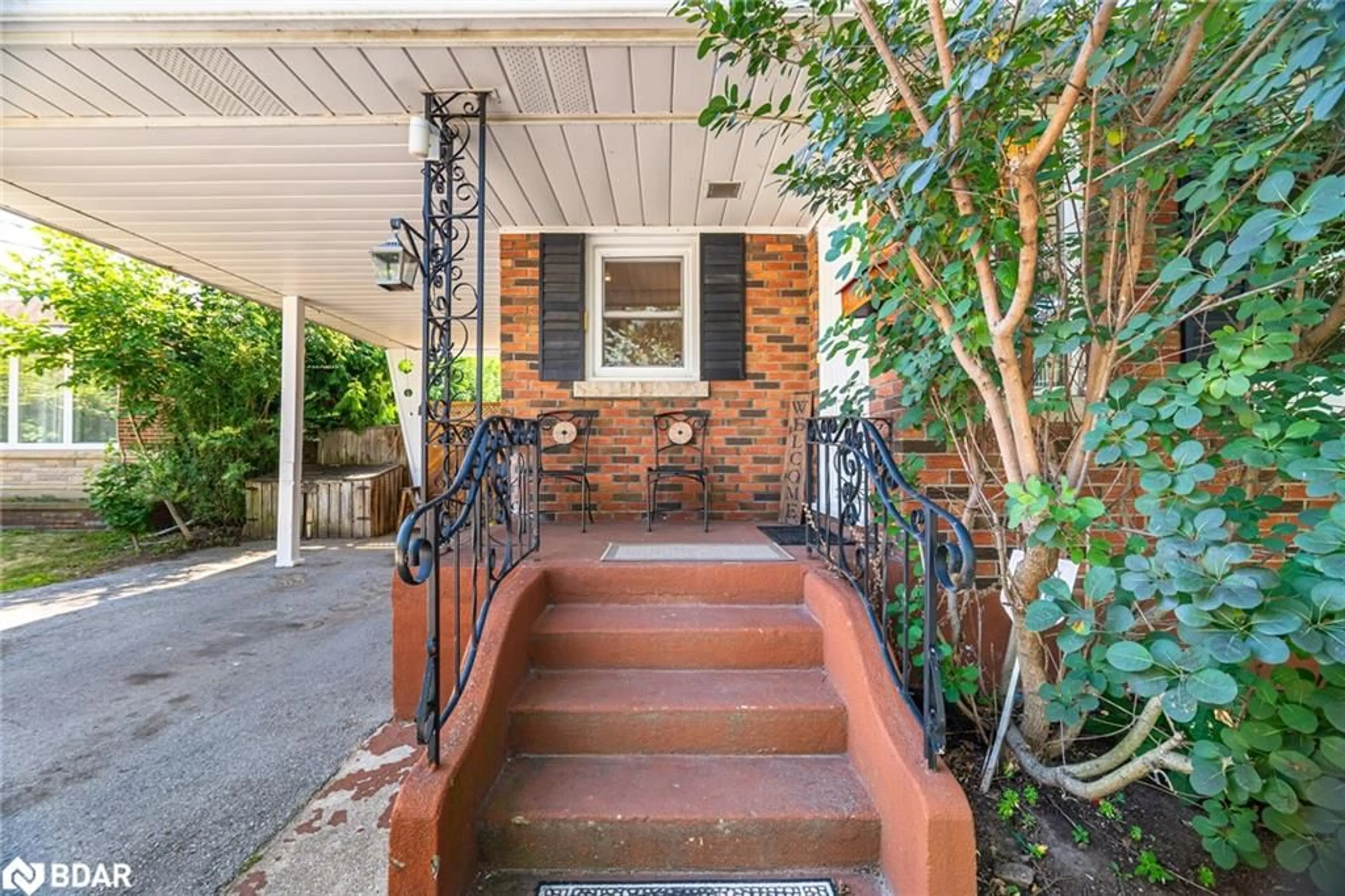 Unknown for 319 Grantham Ave, St. Catharines Ontario L2M 5A5