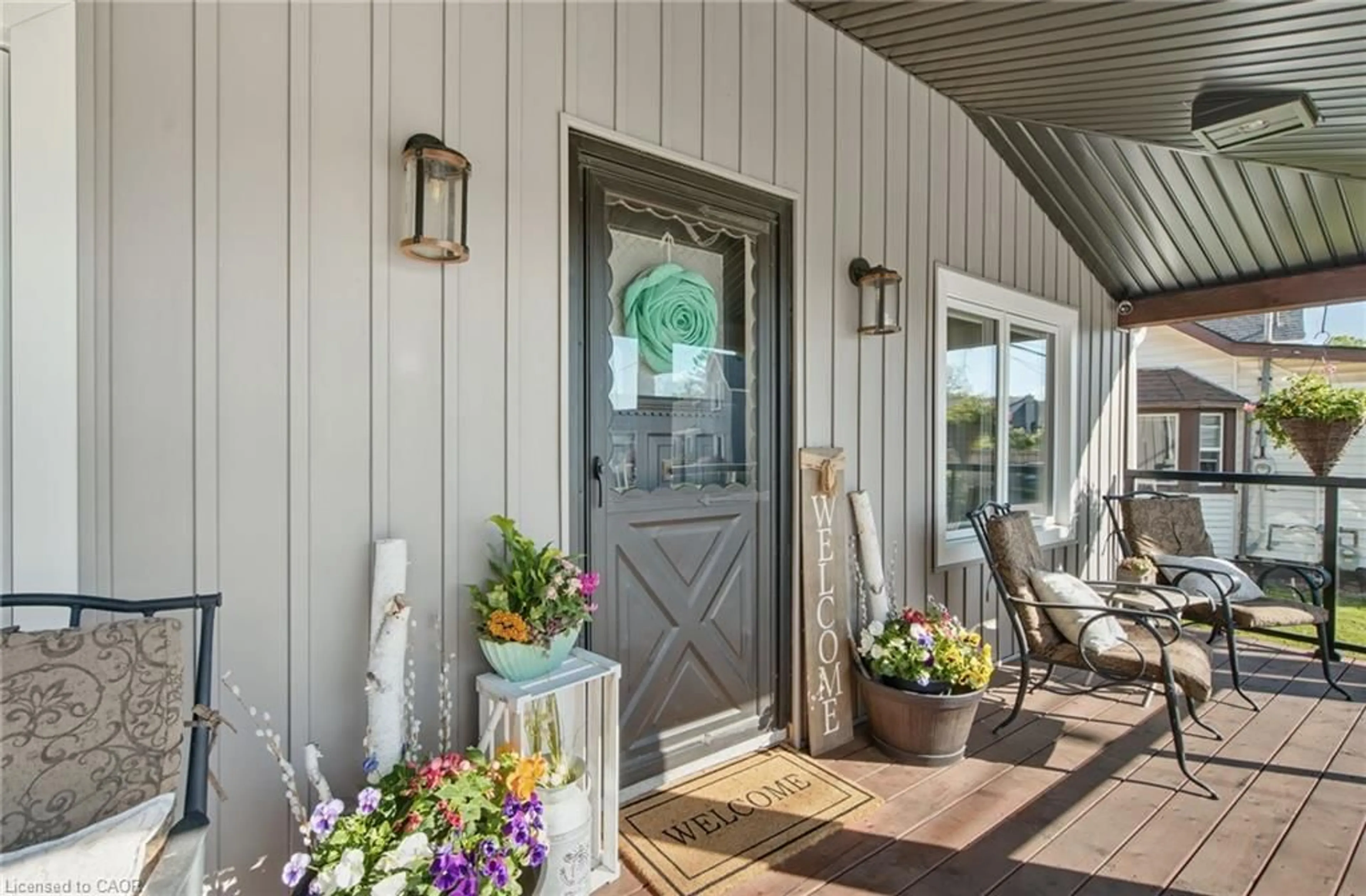 Indoor entryway for 4279 East Ave, Beamsville Ontario L0R 1B6