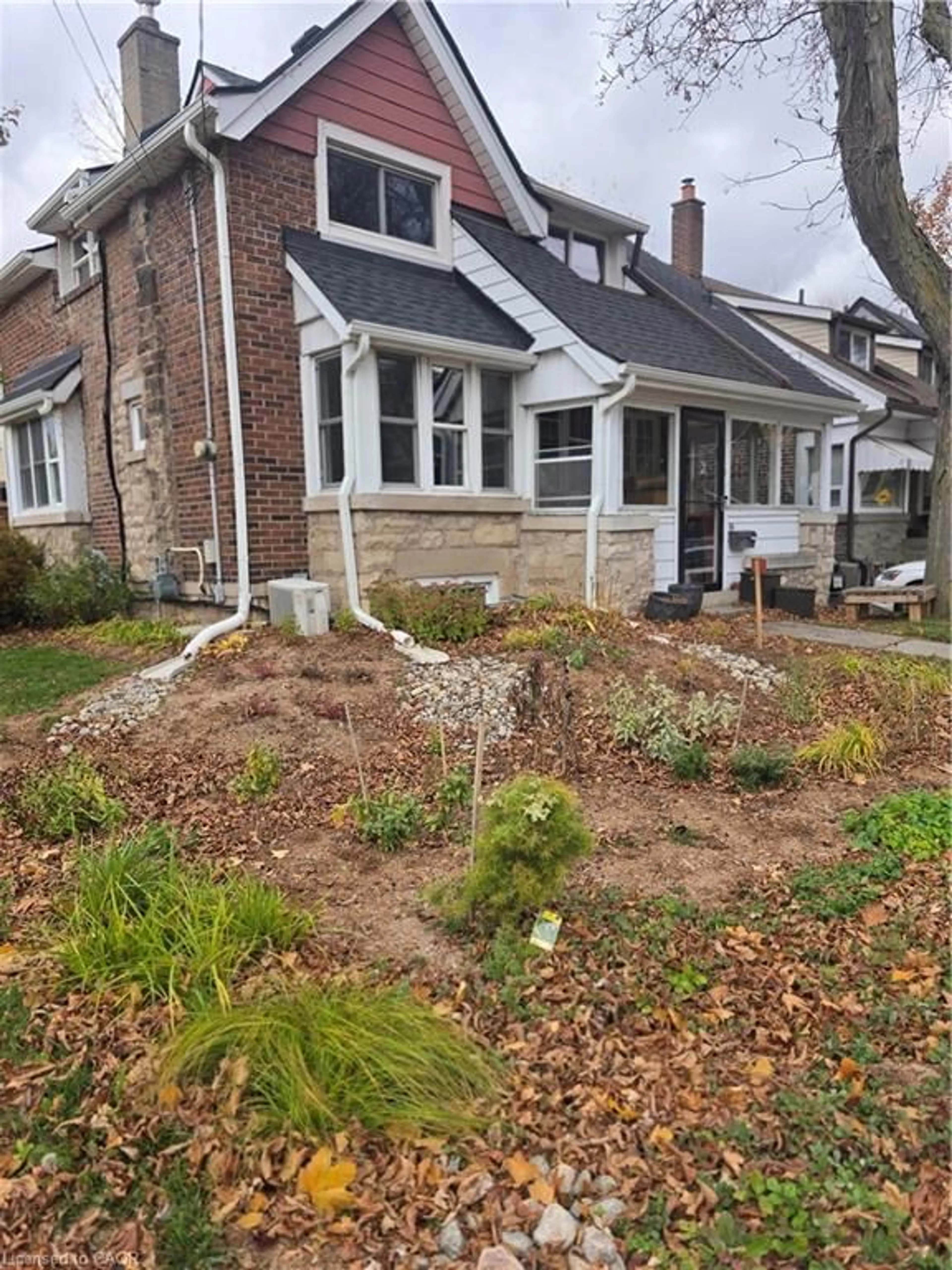 Unknown for 93 Paradise Rd, Hamilton Ontario L8S 3S9