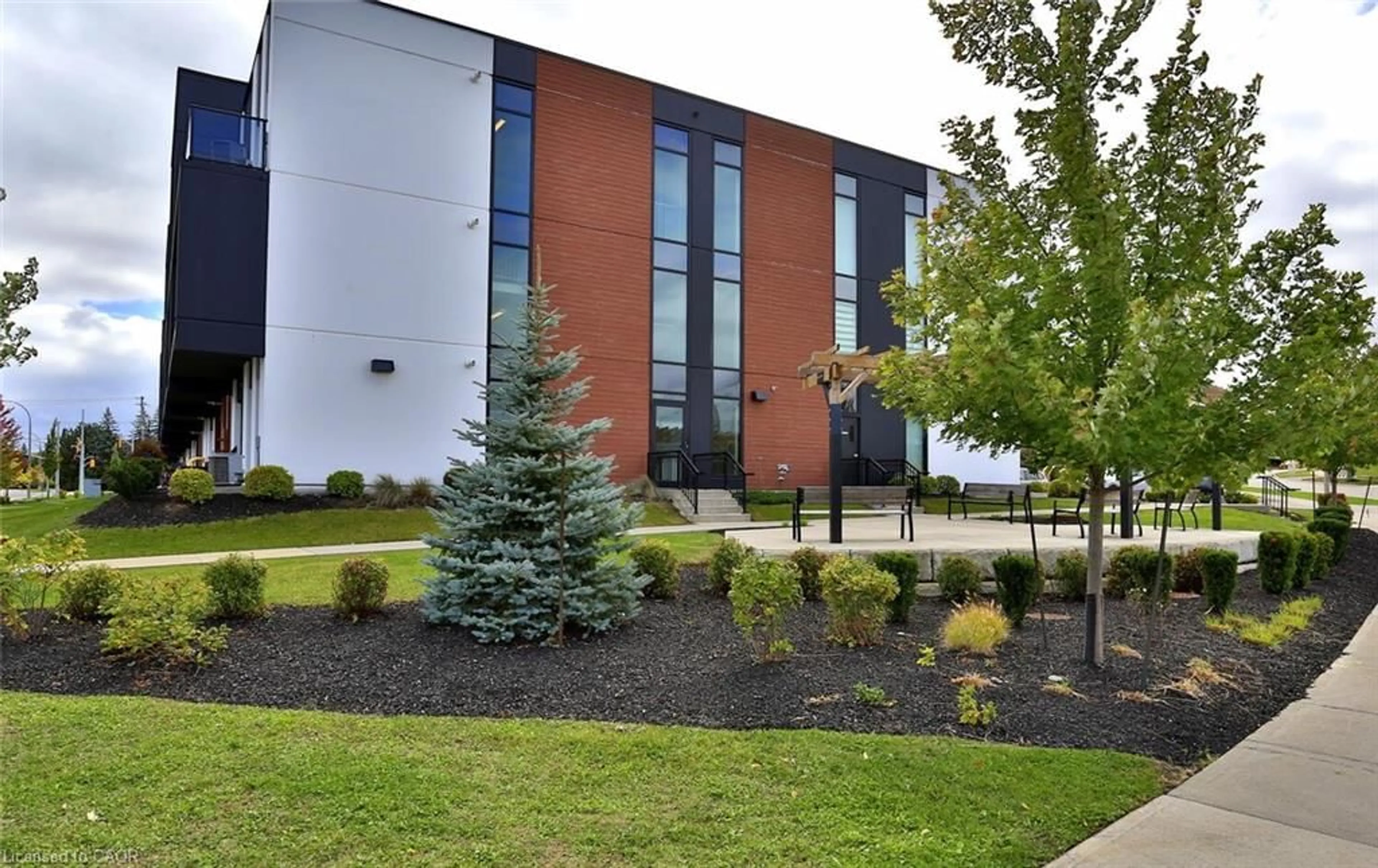 Unknown for 5 Wake Robin Dr #118, Kitchener Ontario N2E 0H6