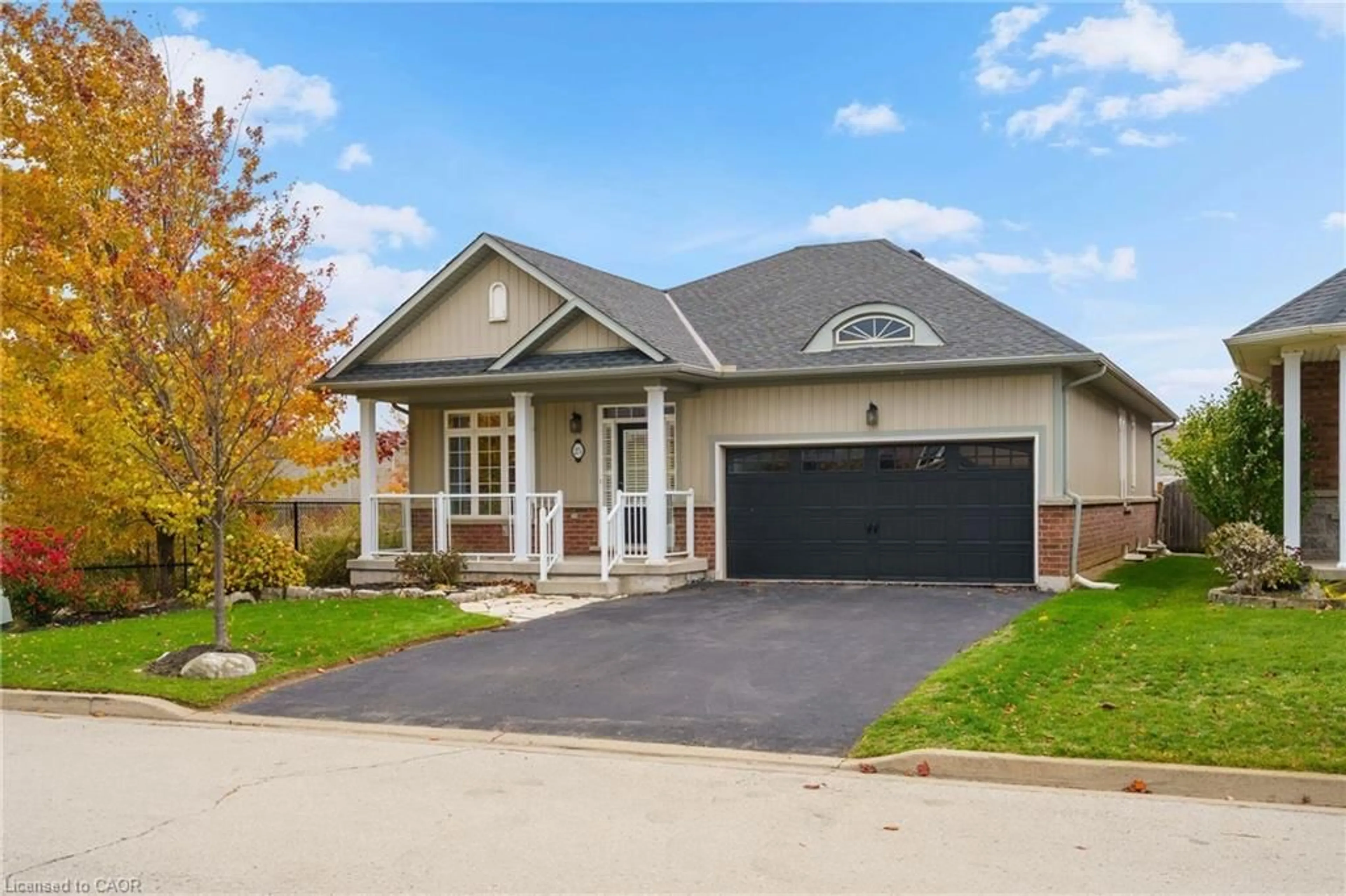 Home with brick exterior material, street for 25 Sidare Crt, Grimsby Ontario L3M 4E8