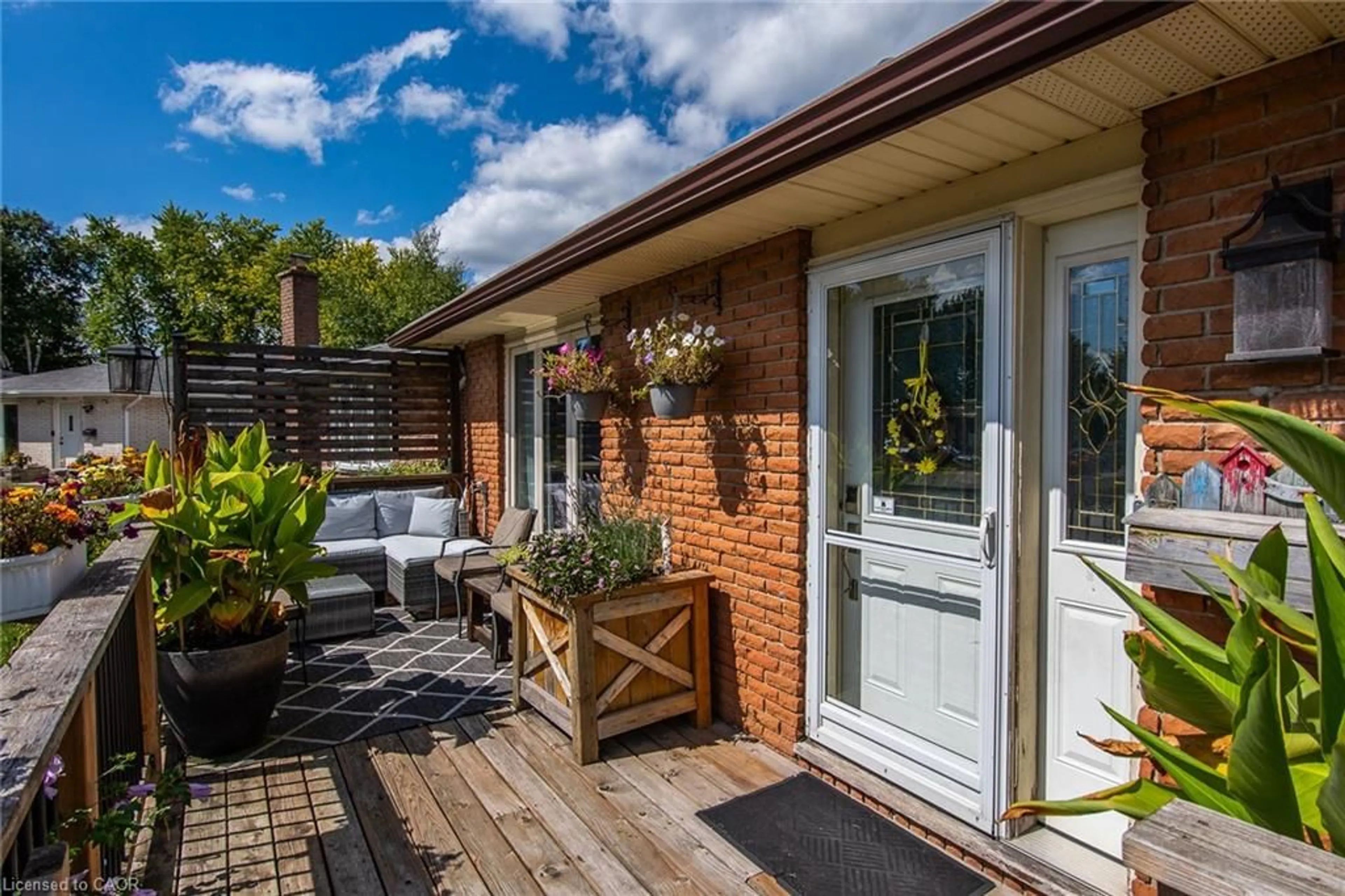 Unknown for 77 Roberts Cres, Kitchener Ontario N2E 1A6