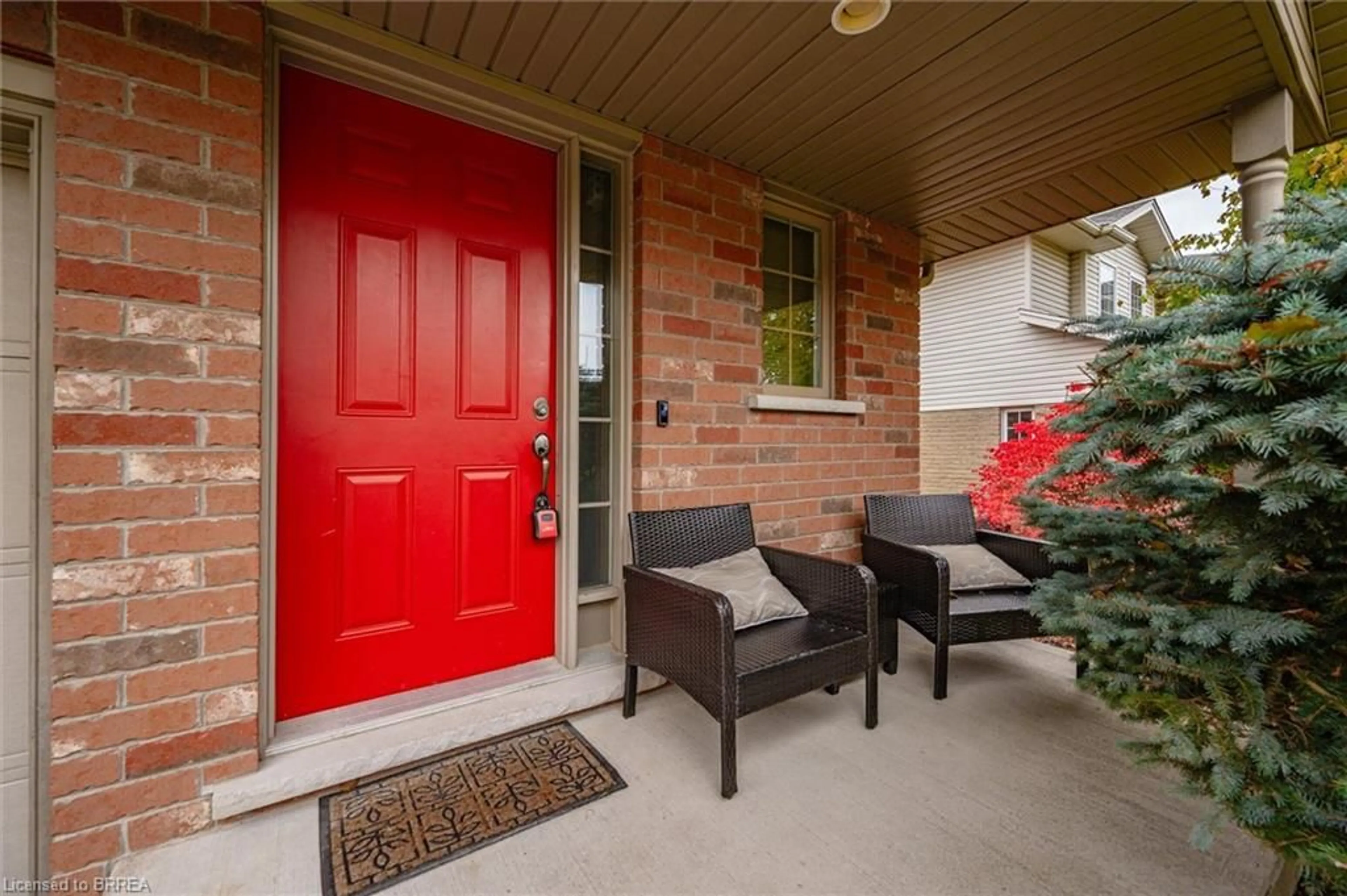 Indoor entryway for 59 Patrick Blvd, Elora Ontario N0B 1S0