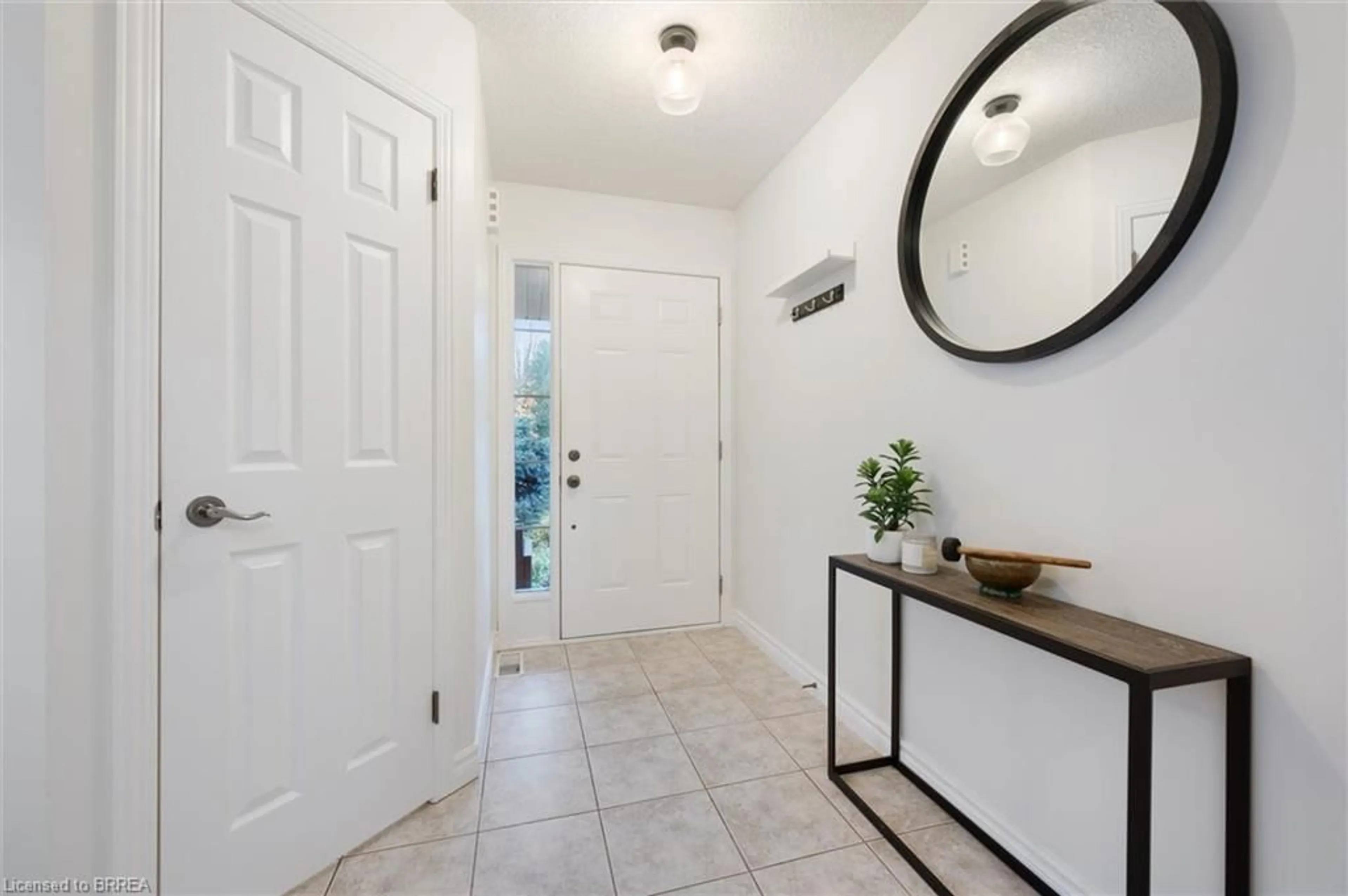 Indoor entryway for 59 Patrick Blvd, Elora Ontario N0B 1S0