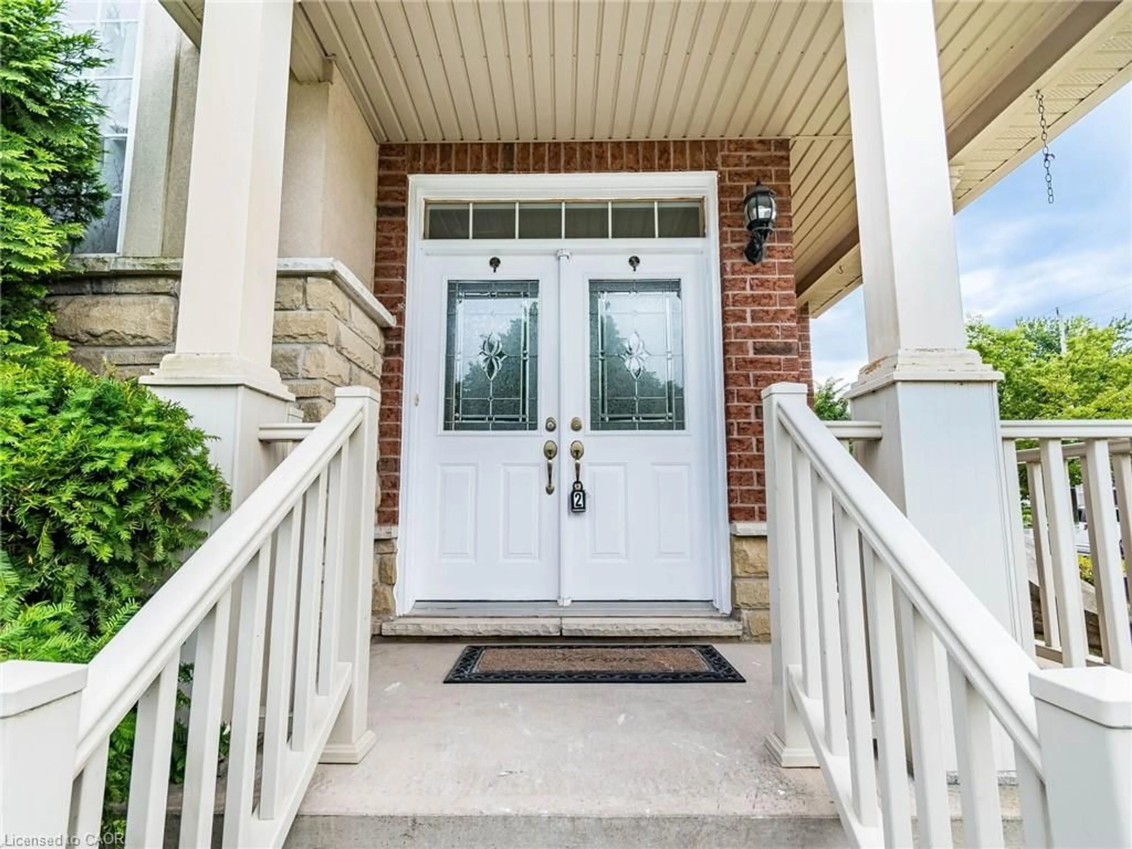 Indoor entryway for 4 Panorama Way, Stoney Creek Ontario L8E 6C6