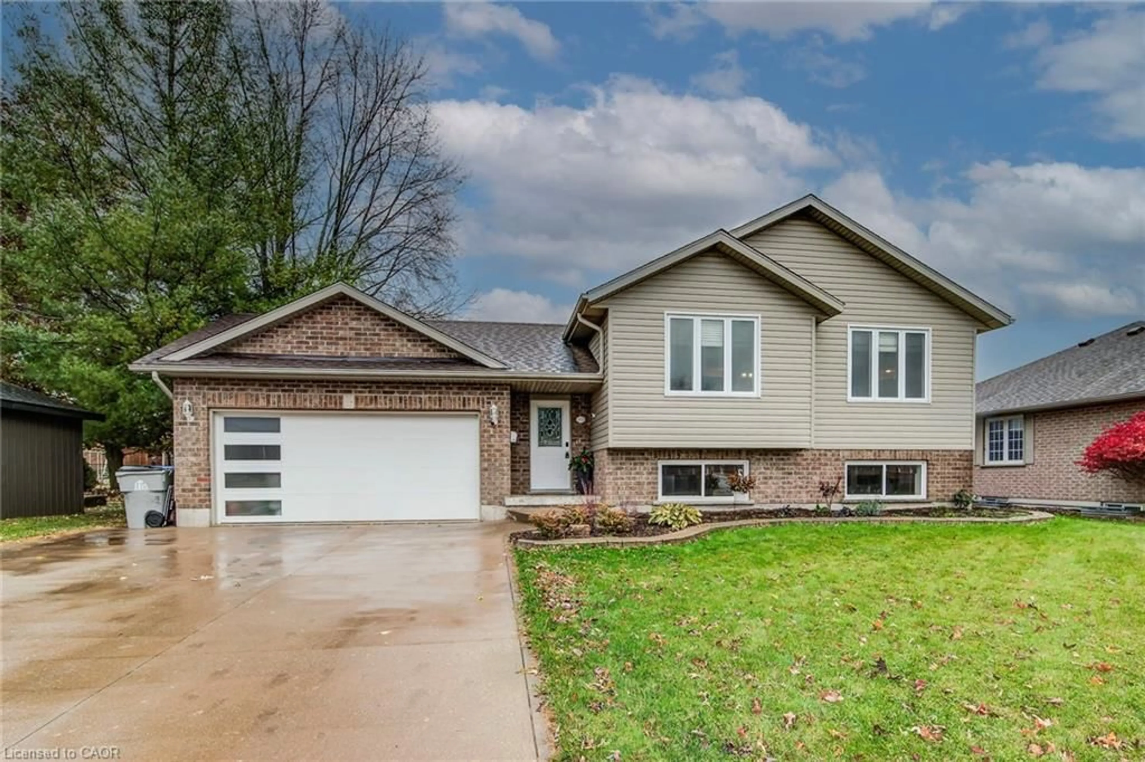 Home with brick exterior material, street for 500 Boyne Ave, Listowel Ontario N4W 3V6