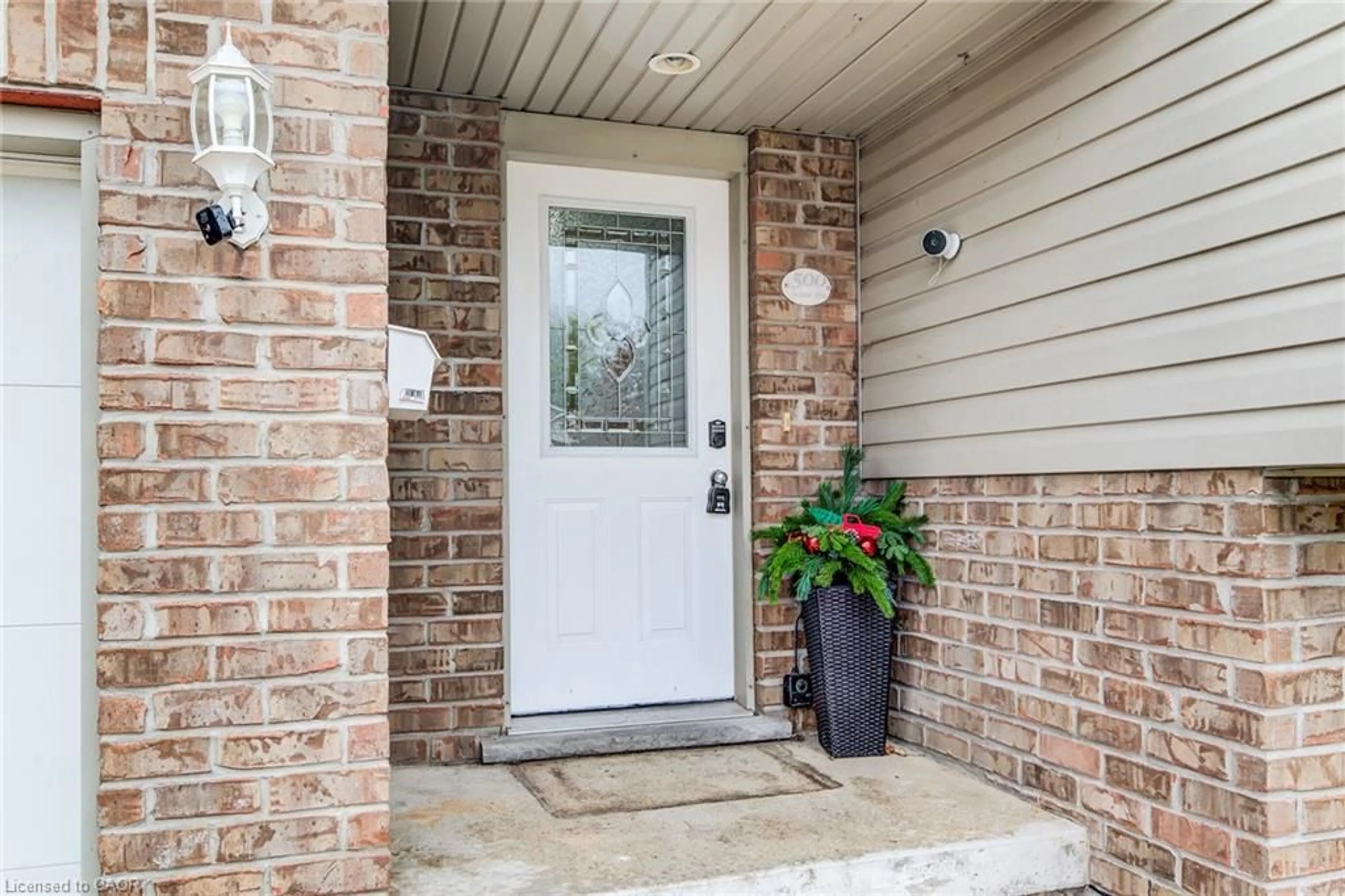 Indoor entryway for 500 Boyne Ave, Listowel Ontario N4W 3V6