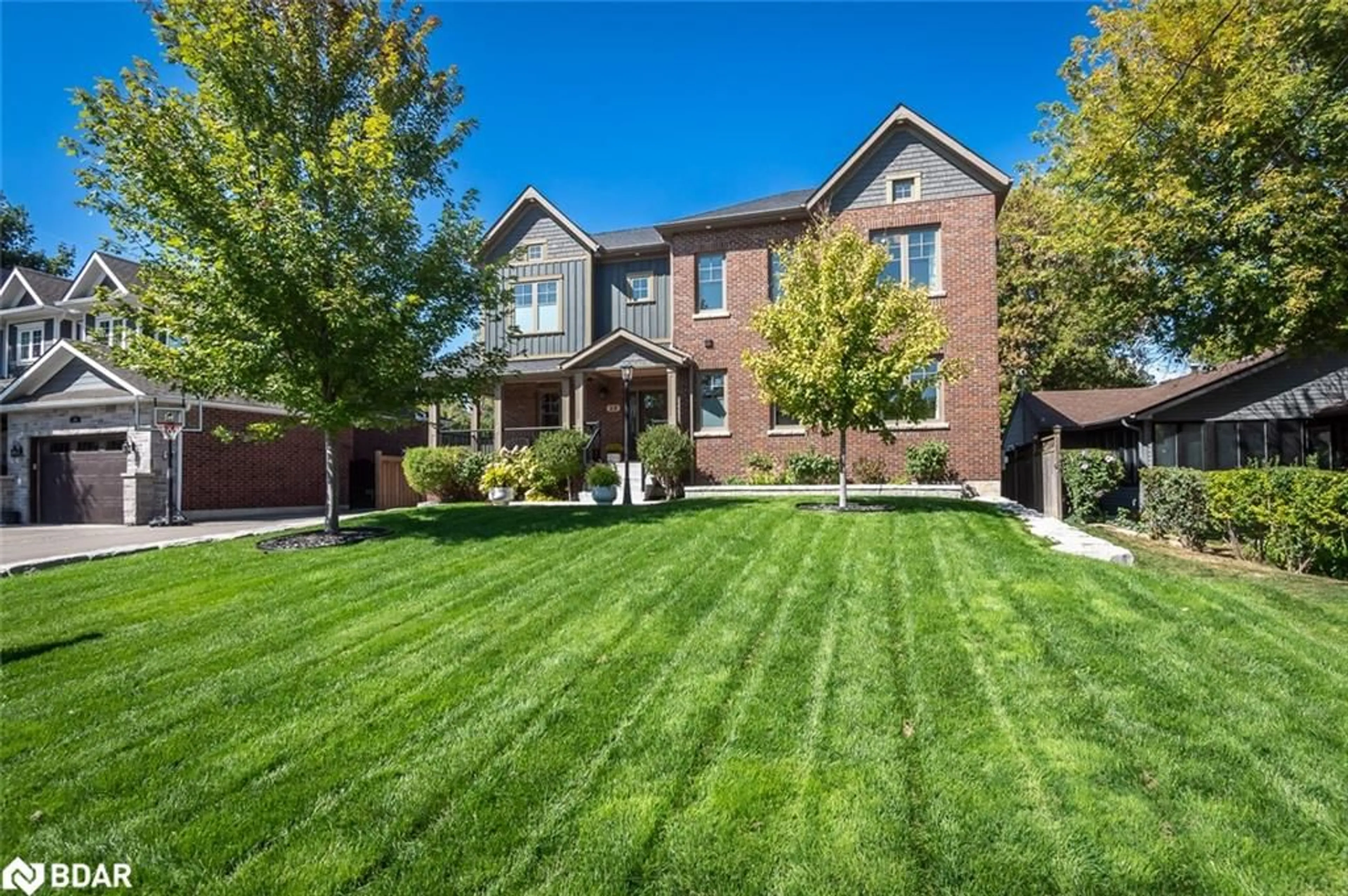 Home with brick exterior material, street for 29 Barton St, Milton Ontario L9T 1C7