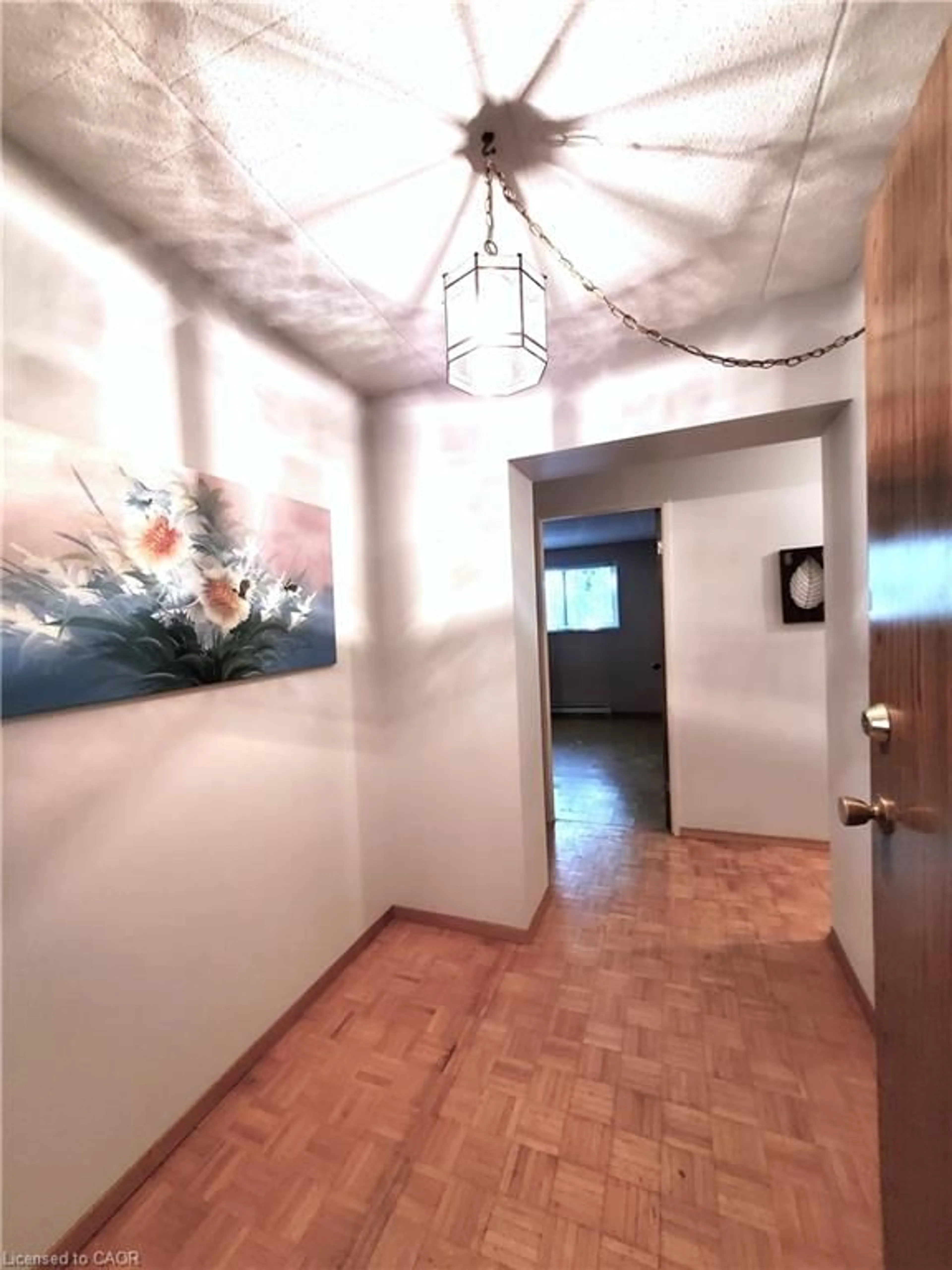 Indoor foyer for 6 Walton Ave #104, Kitchener Ontario N2C 2B5