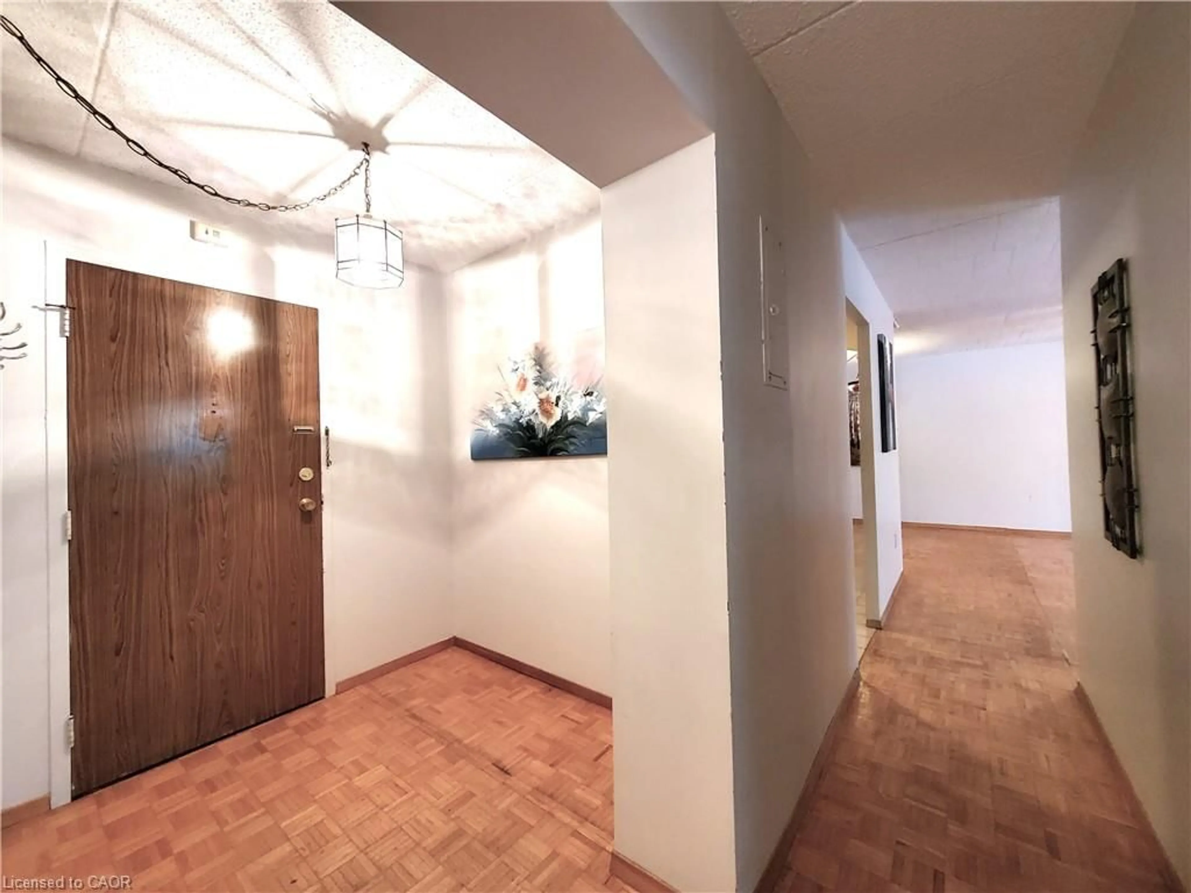 Indoor foyer for 6 Walton Ave #104, Kitchener Ontario N2C 2B5