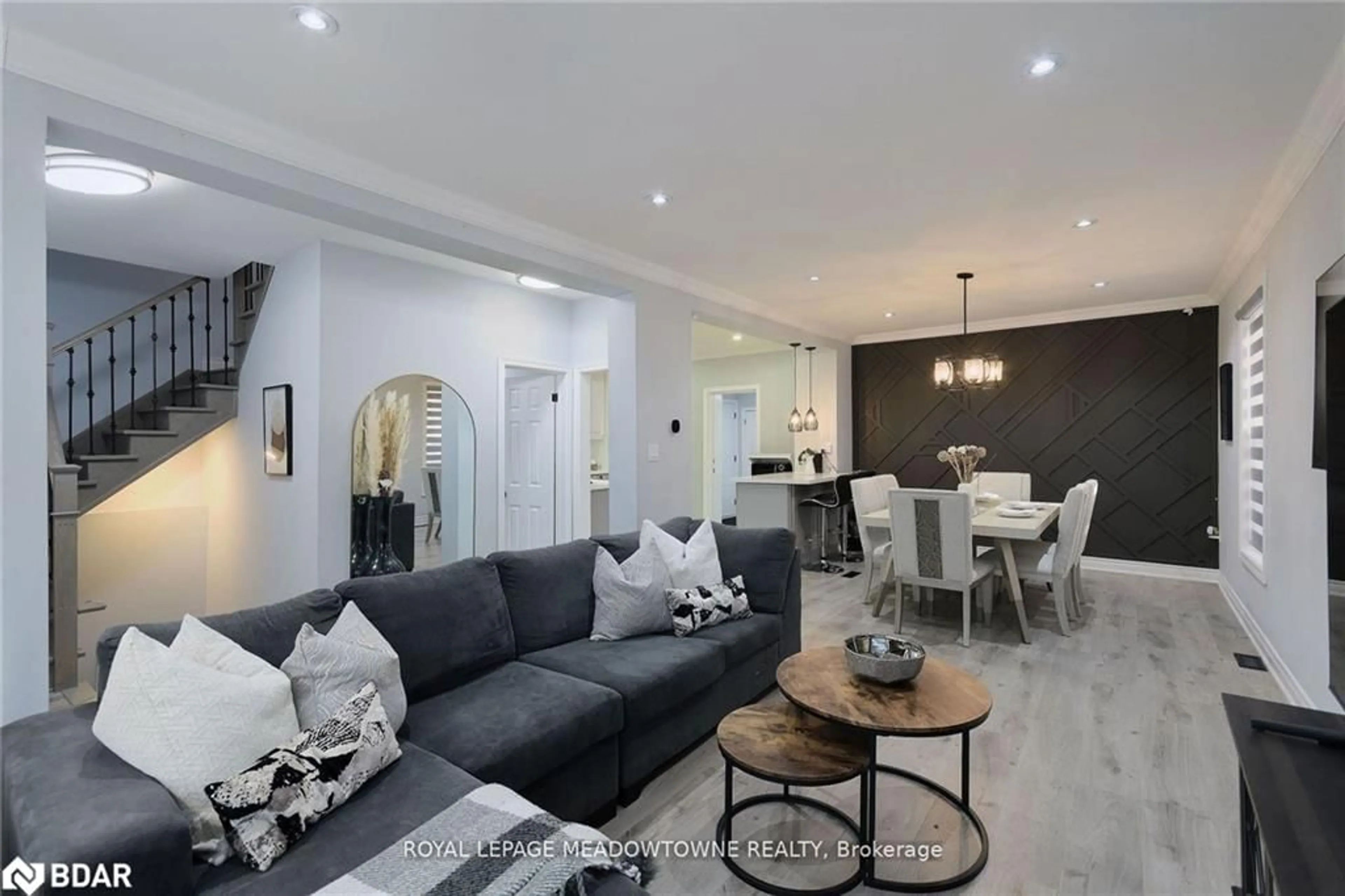 Living room with furniture, unknown for 260 Athol St #E, Oshawa Ontario L1H 1K3