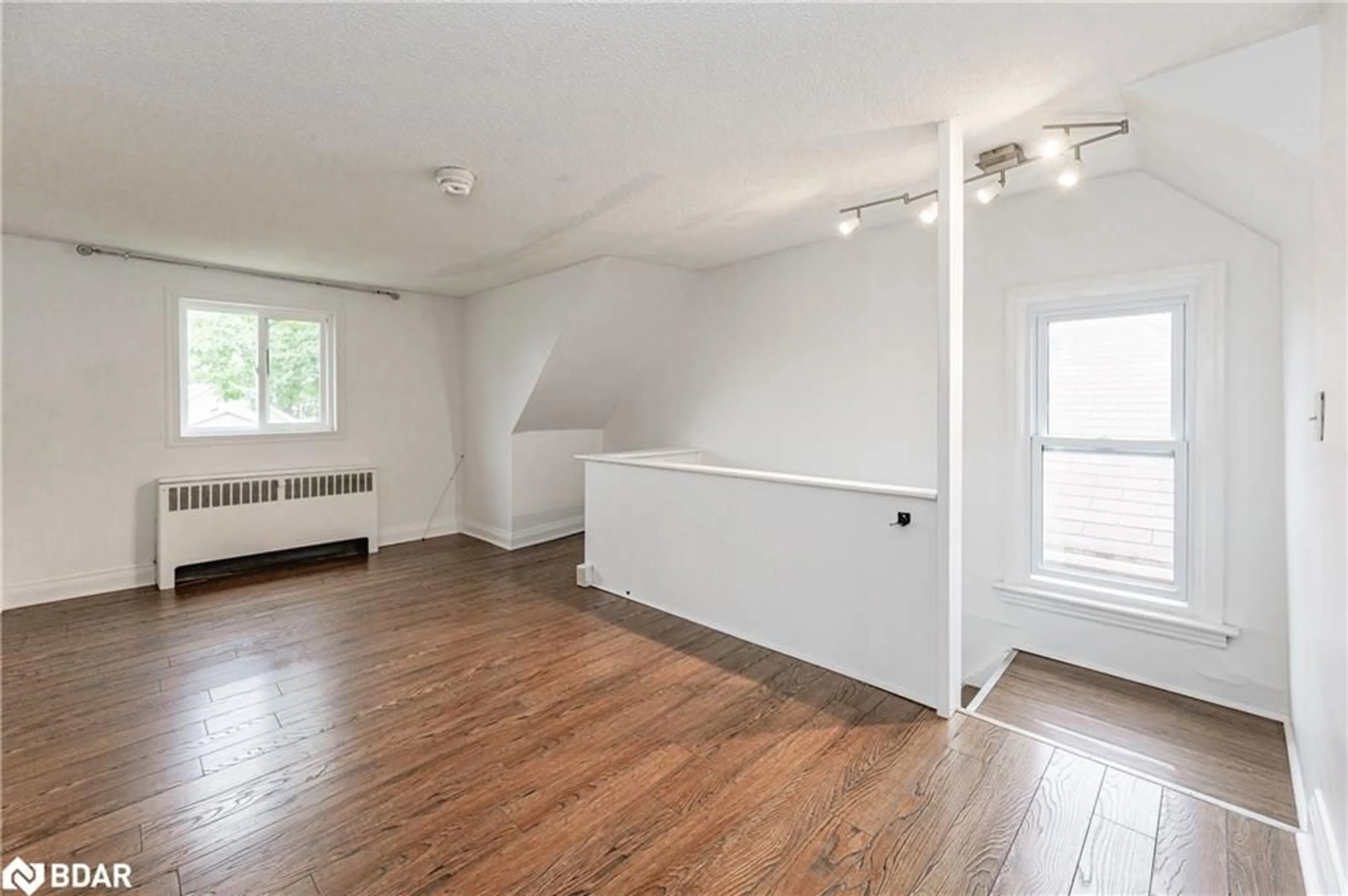 A pic of a room for 53 Kinsey St, St. Catharines Ontario L2S 1E2