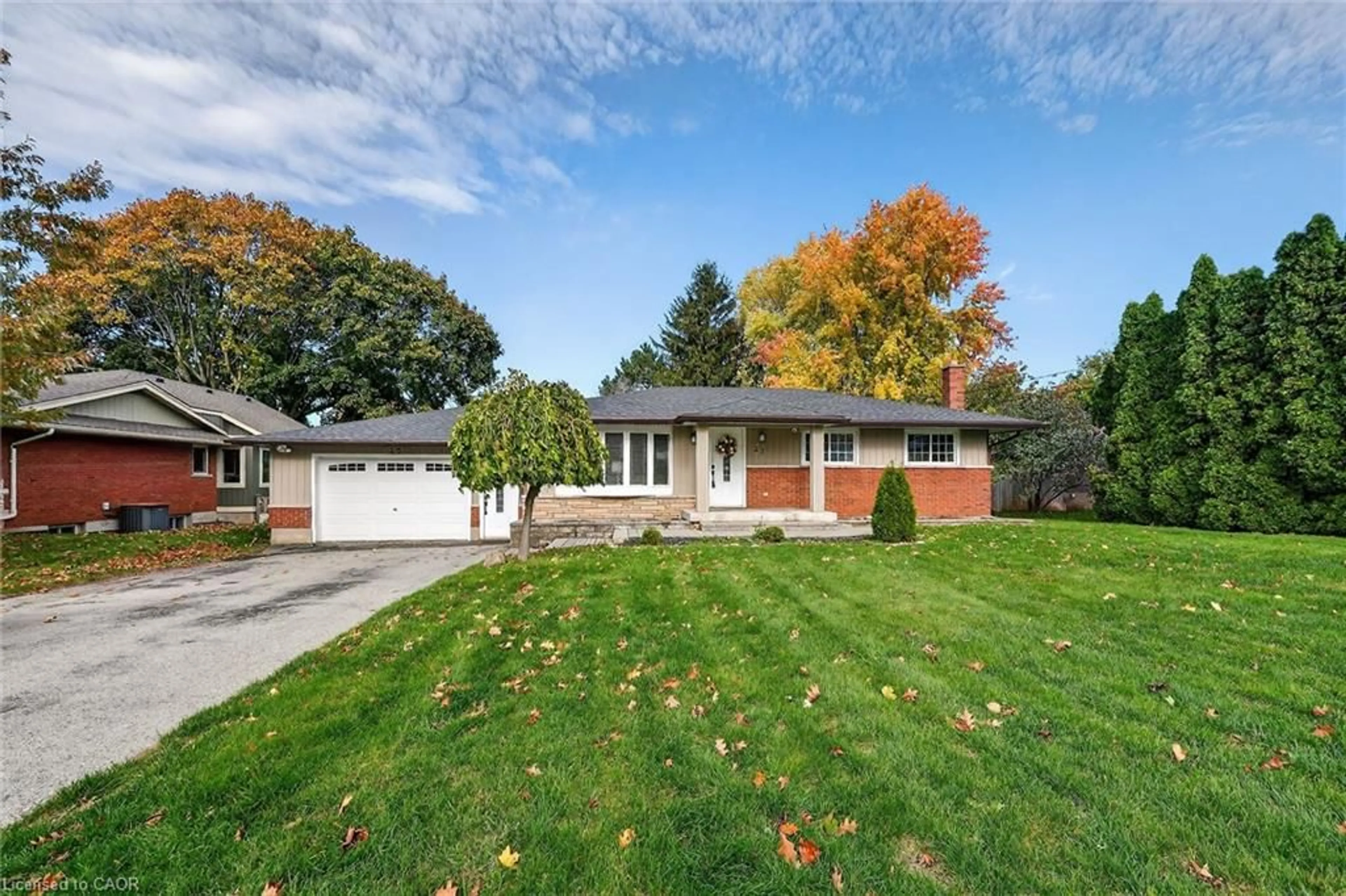 Unknown for 23 Pinewood Ave, Grimsby Ontario L3M 1W2