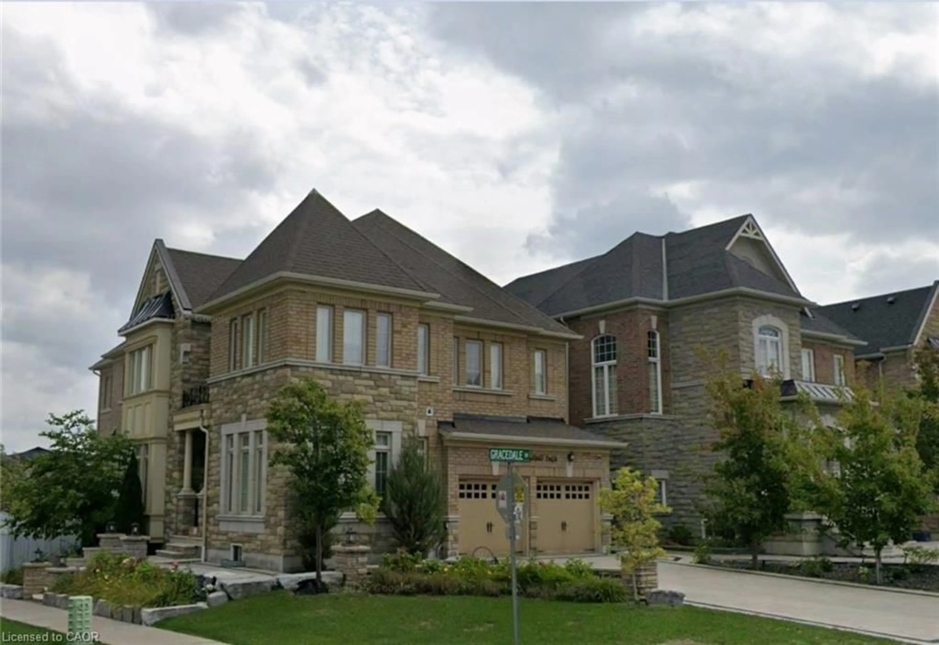 Home with brick exterior material, street for 10 Gracedale Dr, Richmond Hill Ontario L4C 0Y3