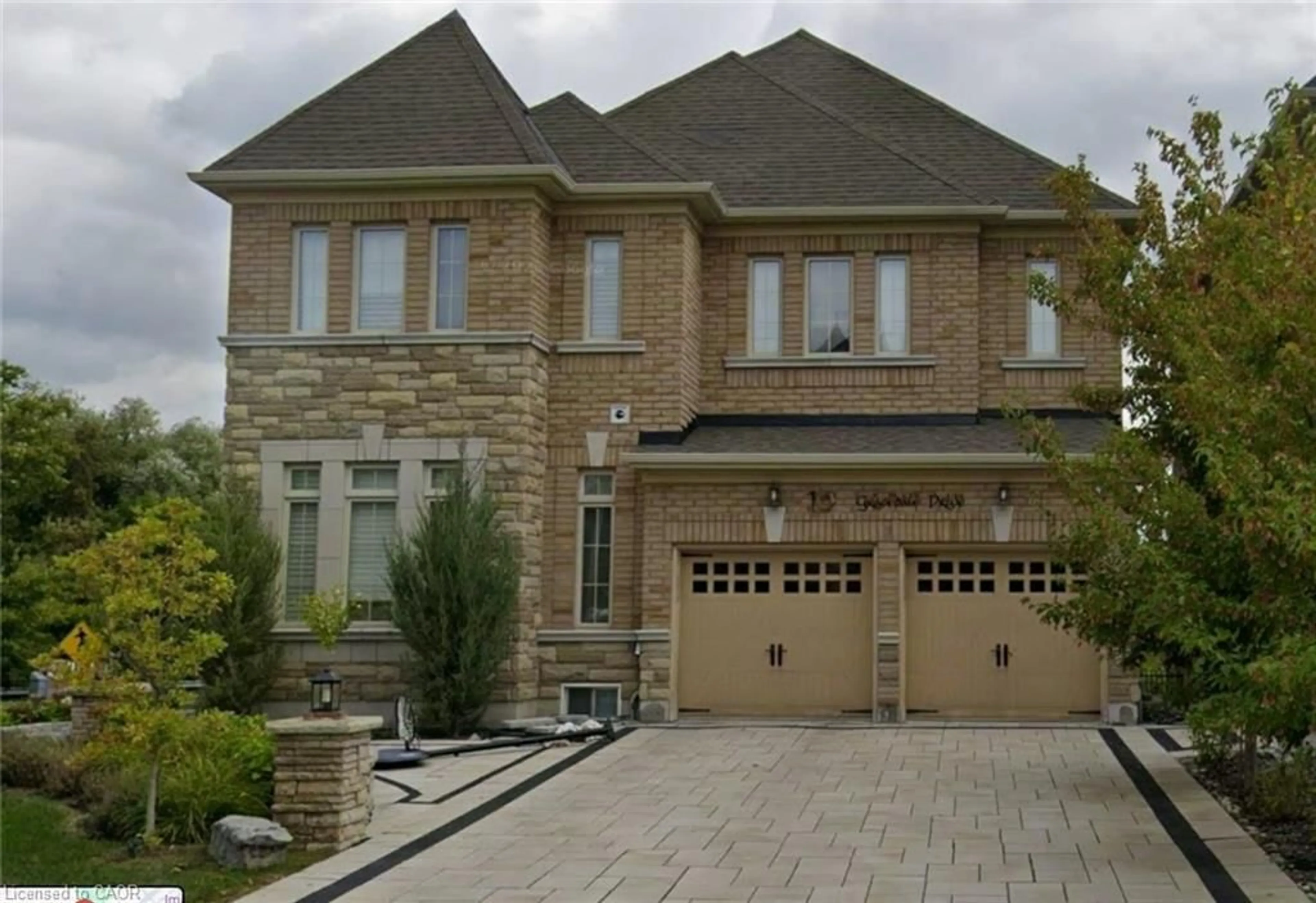 Home with brick exterior material, street for 10 Gracedale Dr, Richmond Hill Ontario L4C 0Y3