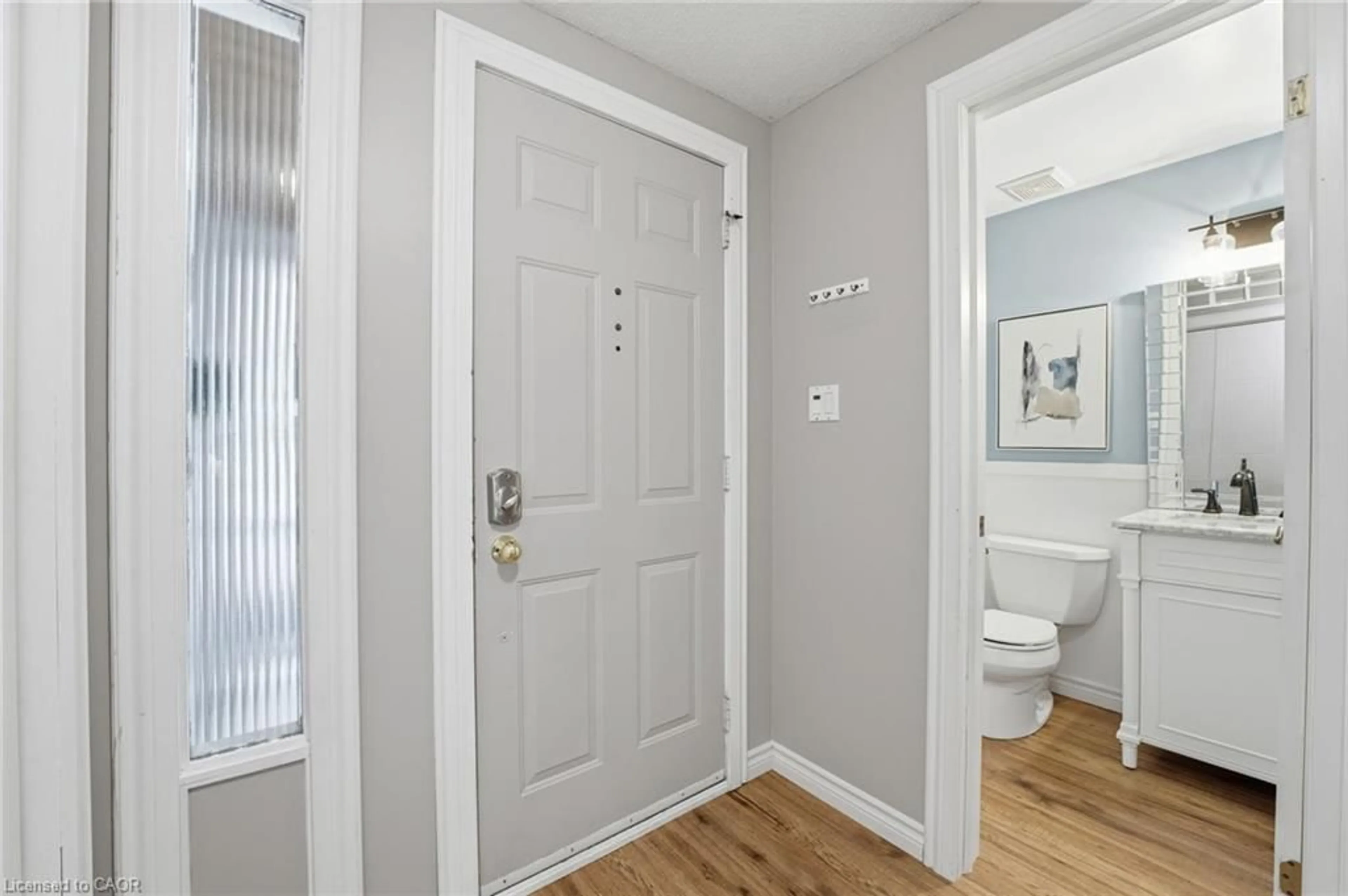 Indoor entryway for 510B Rosemeadow Cres, Waterloo Ontario N2T 2A5