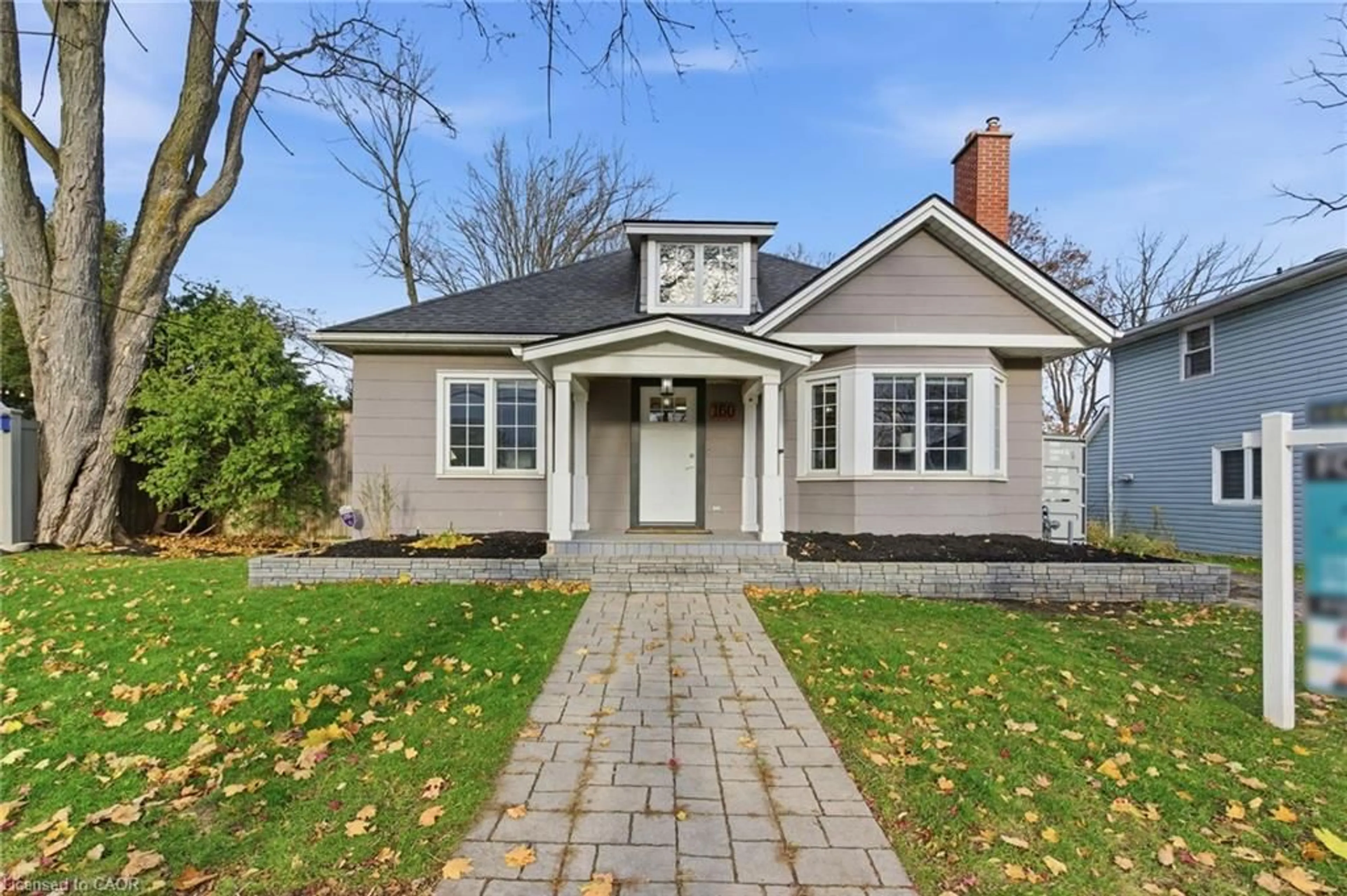 Home with brick exterior material, street for 160 Mill St, Waterdown Ontario L9H 2L4