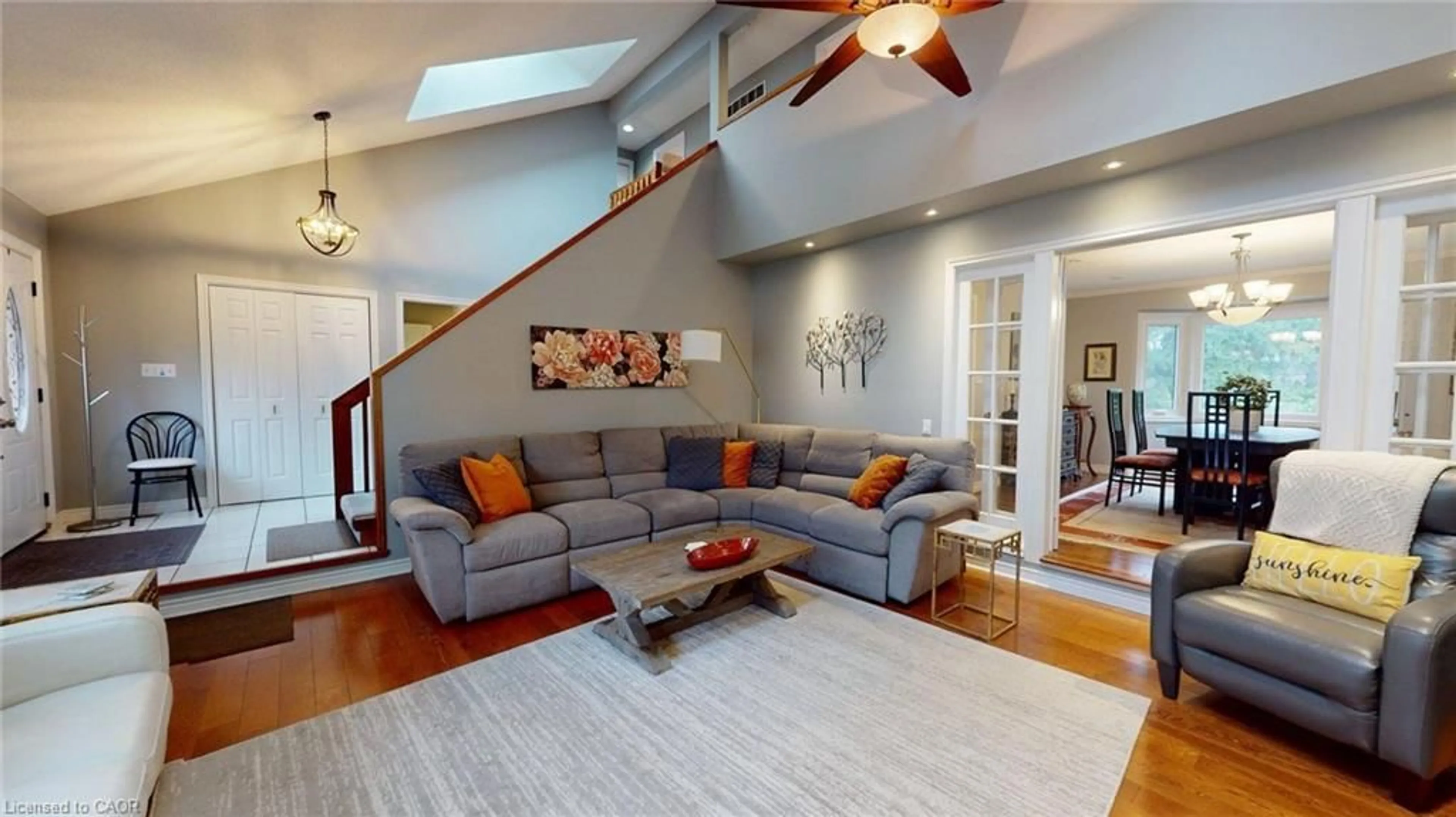 Living room with furniture, unknown for 1962 Snake Rd, Burlington Ontario L7P 4Y4