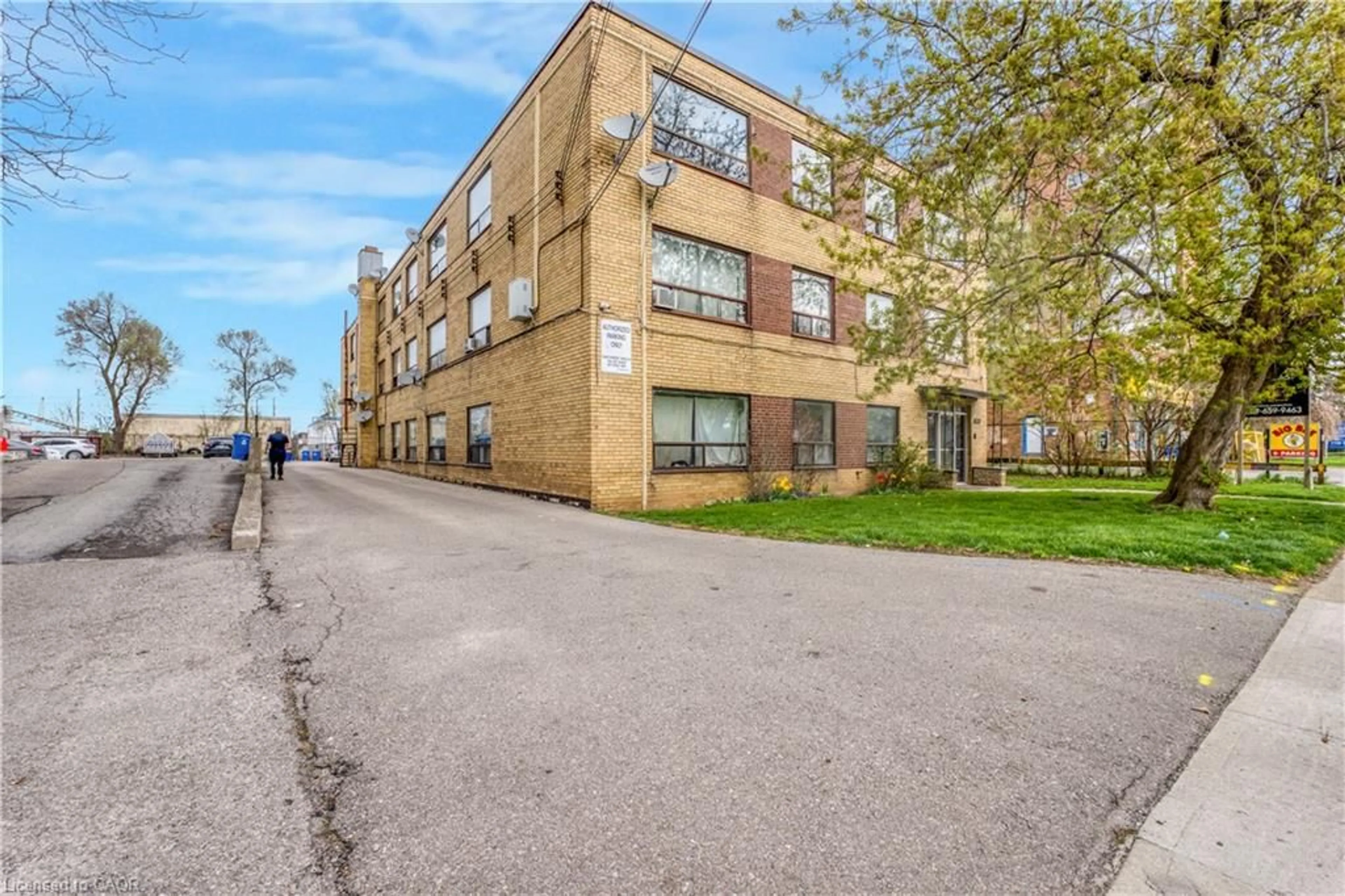 Unknown for 295 Melvin Ave, Hamilton Ontario L8H 2K6