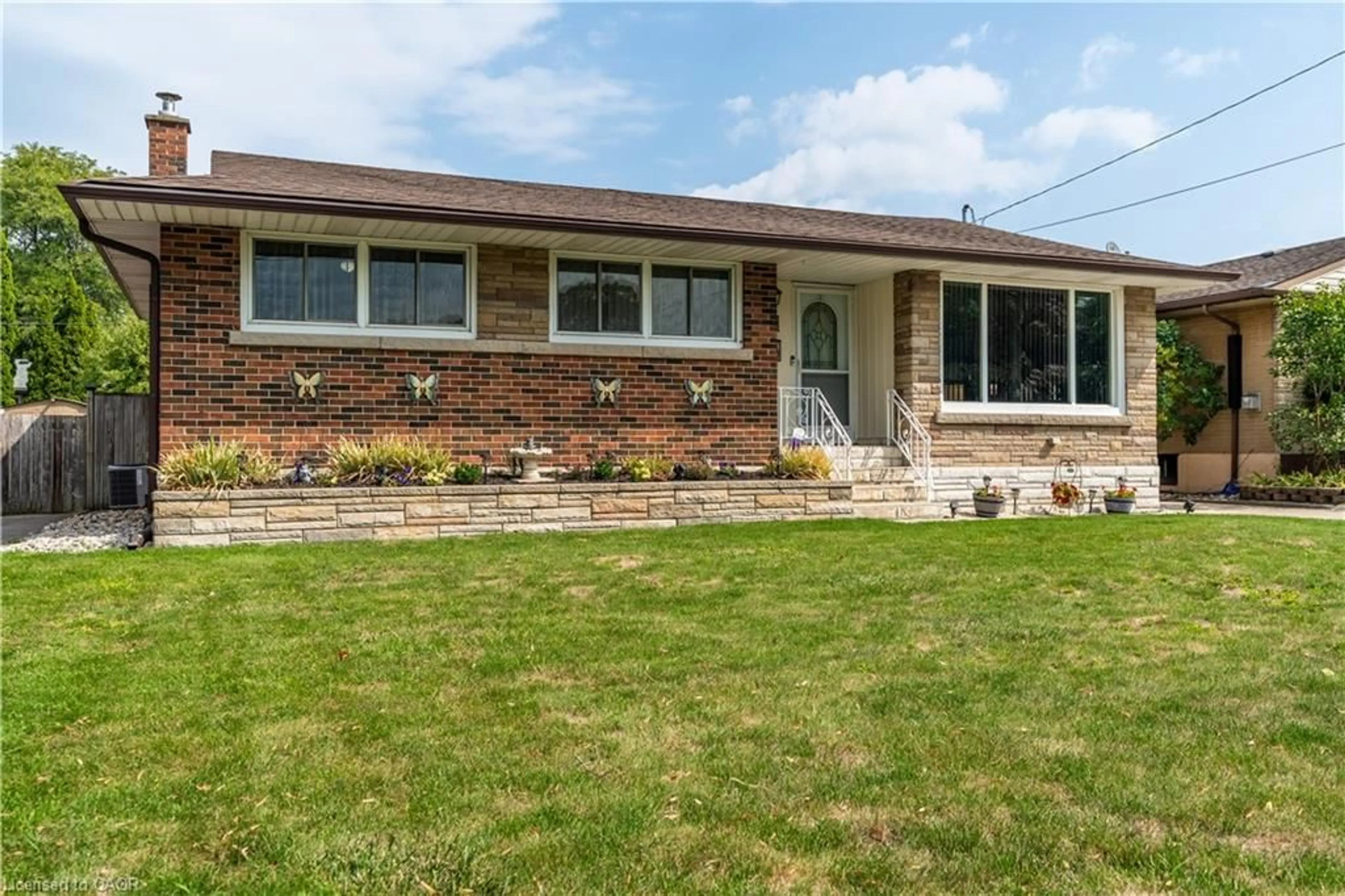 Home with brick exterior material, street for 7 Kenwood Cres, Hamilton Ontario L8T 1W3